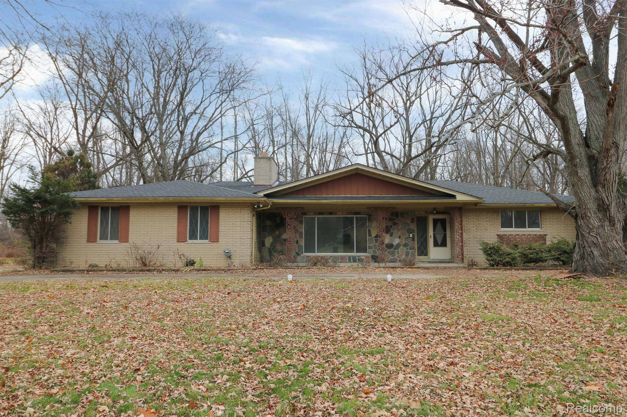 Southfield, MI 48033,23632 Lake Ravines DR