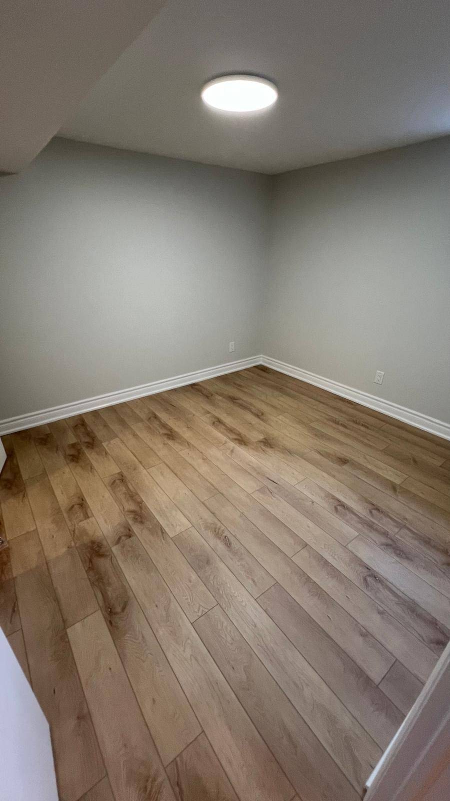 Mississauga, ON L5C 1M2,989 McBride AVE #BASEMENT