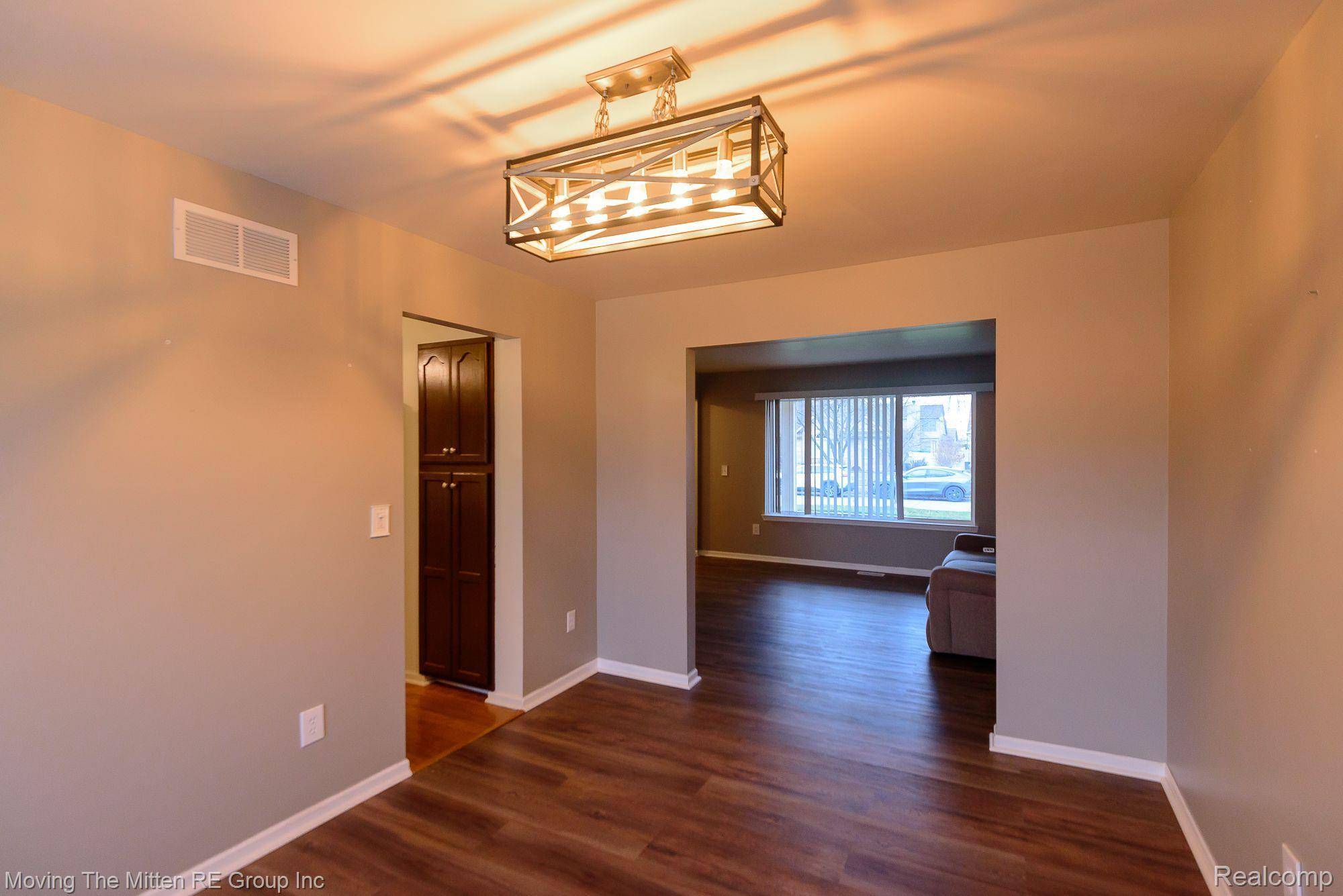 Woodhaven, MI 48183,26553 PARK LN