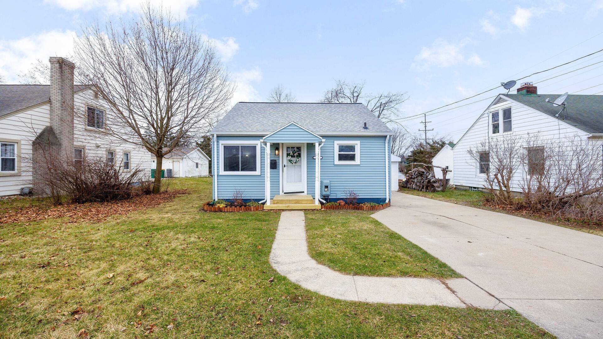 Saline, MI 48176,115 N Maple RD