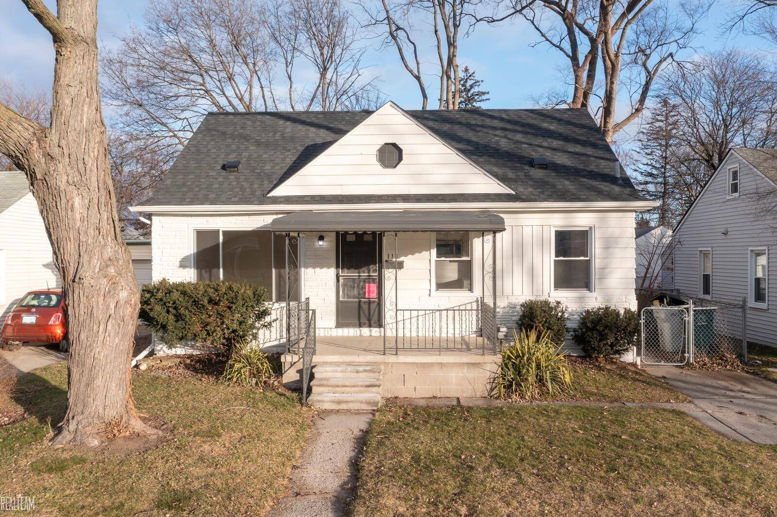 Hazel Park, MI 48030,116 W Shevlin