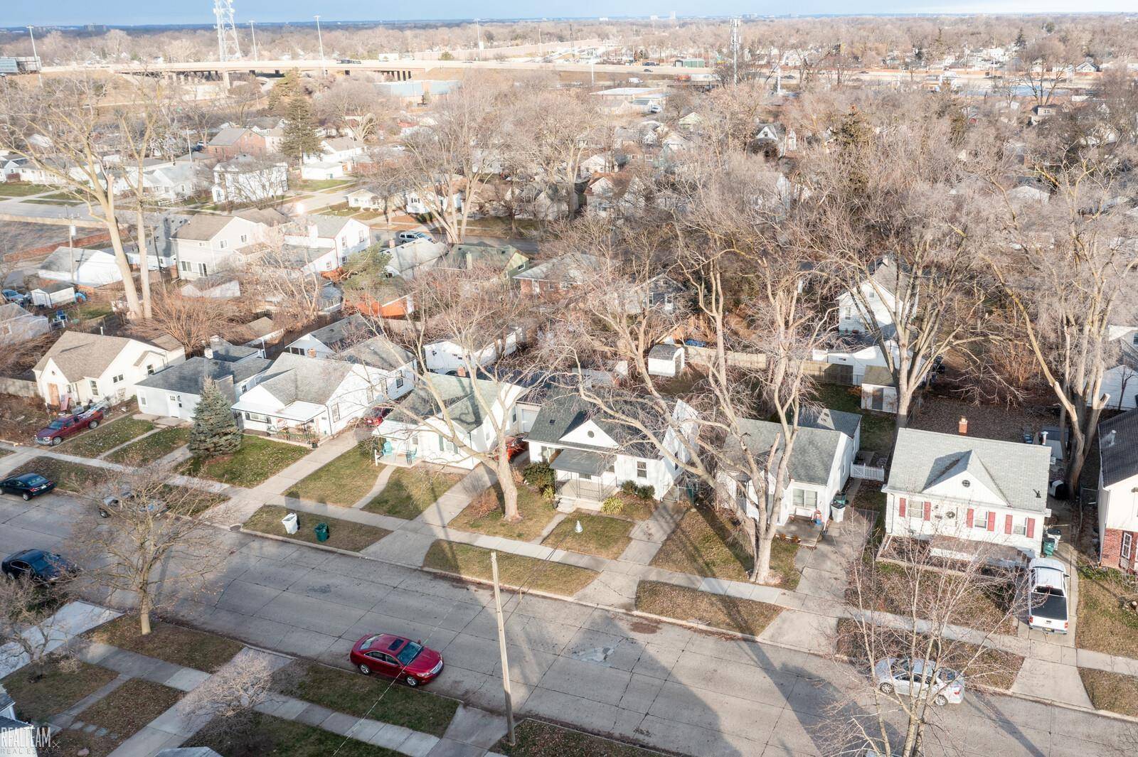 Hazel Park, MI 48030,116 W Shevlin