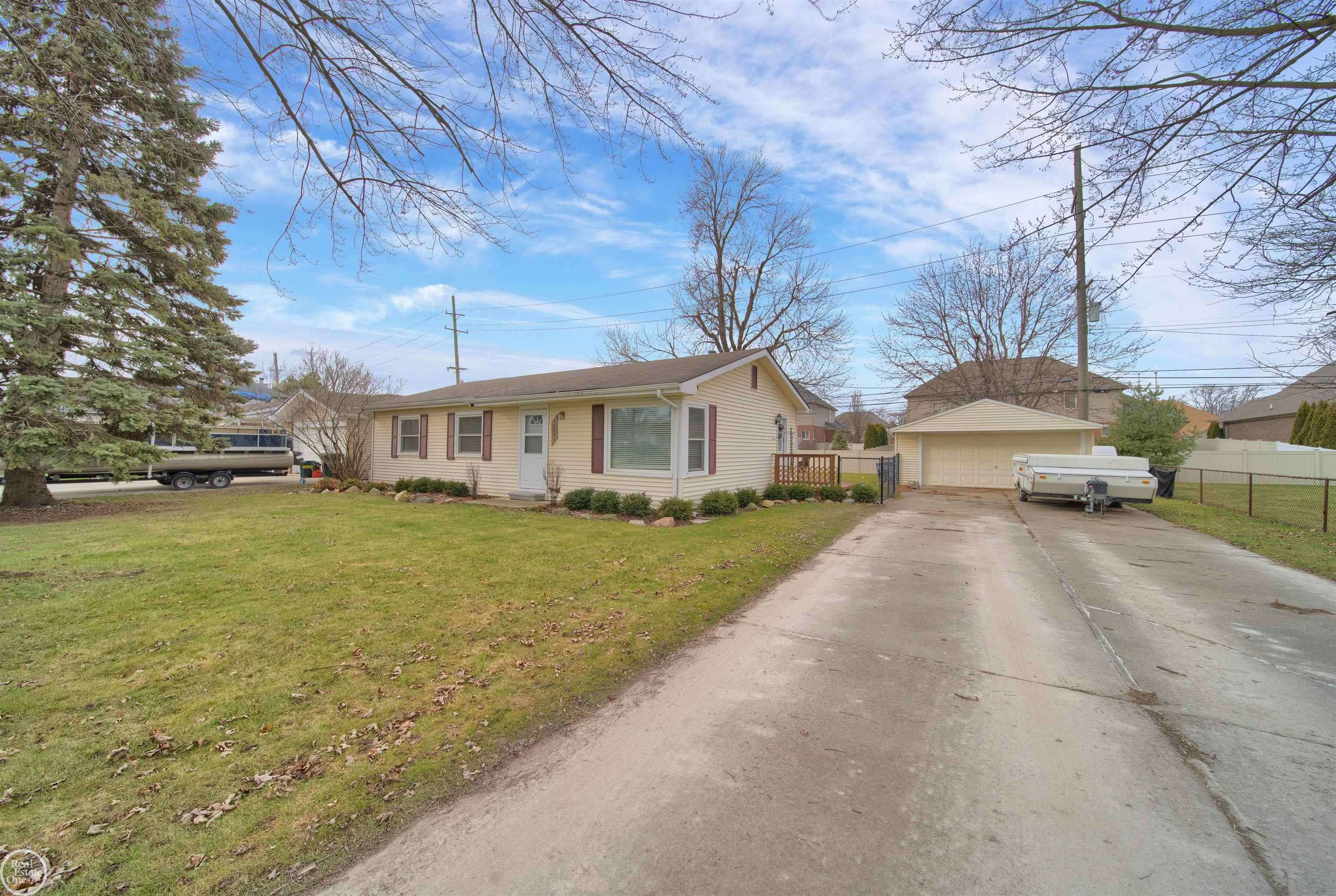 Harrison Twp, MI 48045,39201 Muffatt