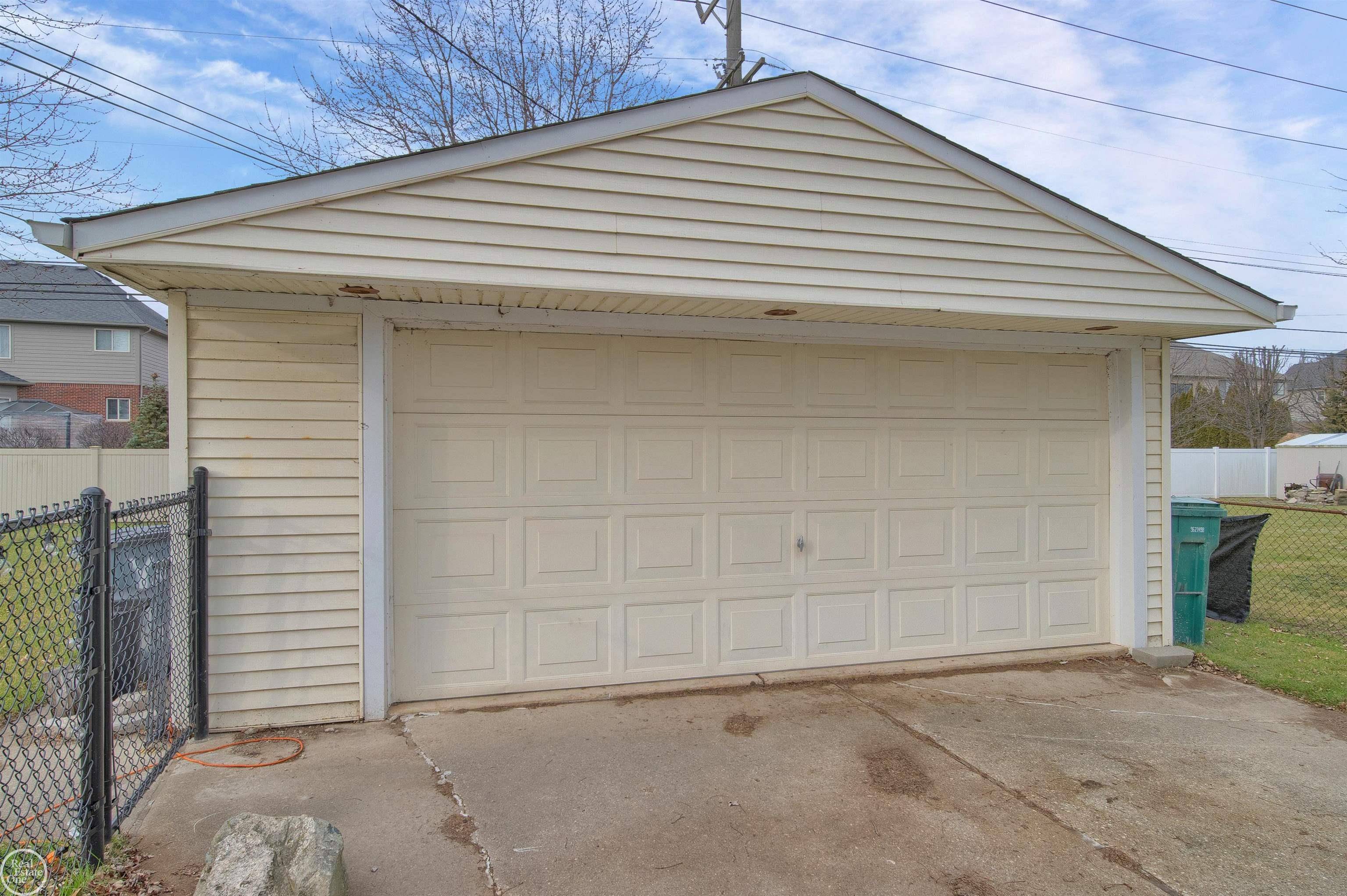 Harrison Twp, MI 48045,39201 Muffatt