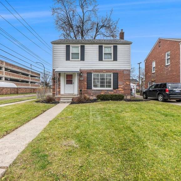 Grosse Pointe Woods, MI 48236,19201 Raymond ST