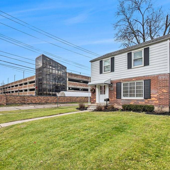 Grosse Pointe Woods, MI 48236,19201 Raymond ST