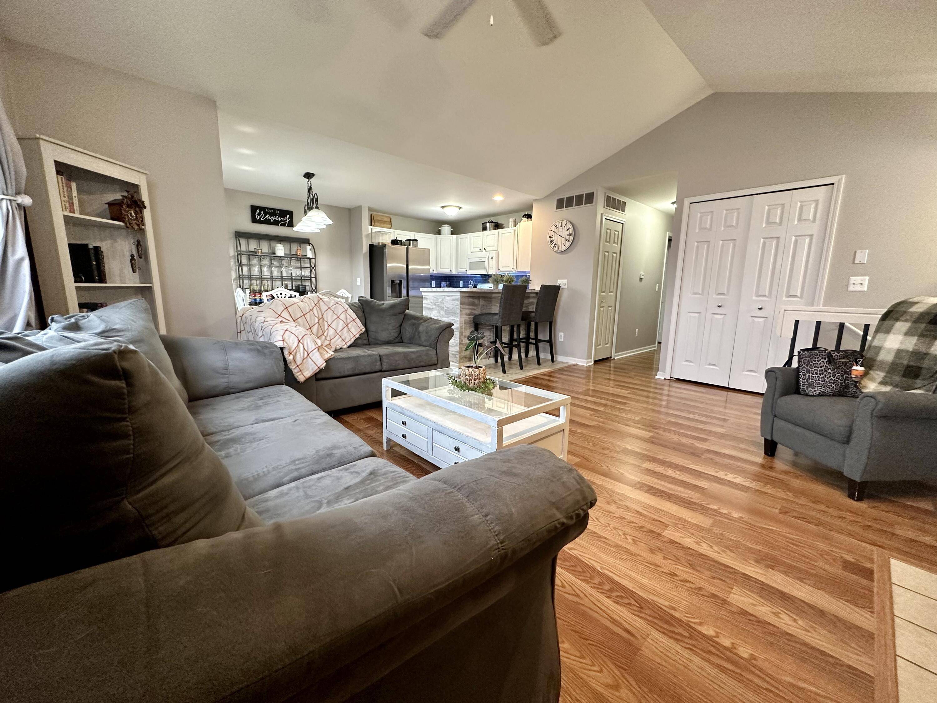 Clinton Twp, MI 48038,43145 WOODBRIDGE DR #114