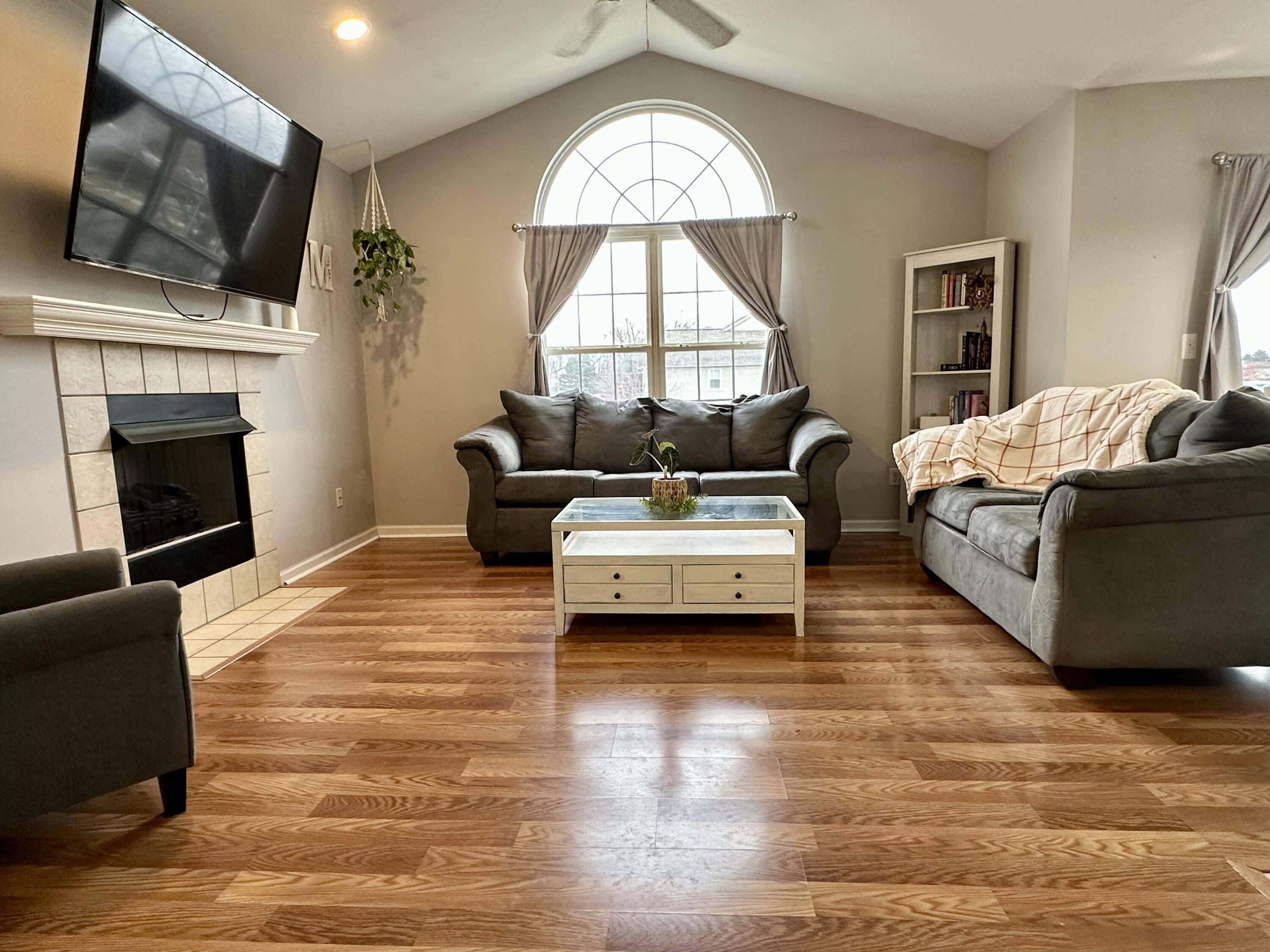 Clinton Twp, MI 48038,43145 WOODBRIDGE DR #114