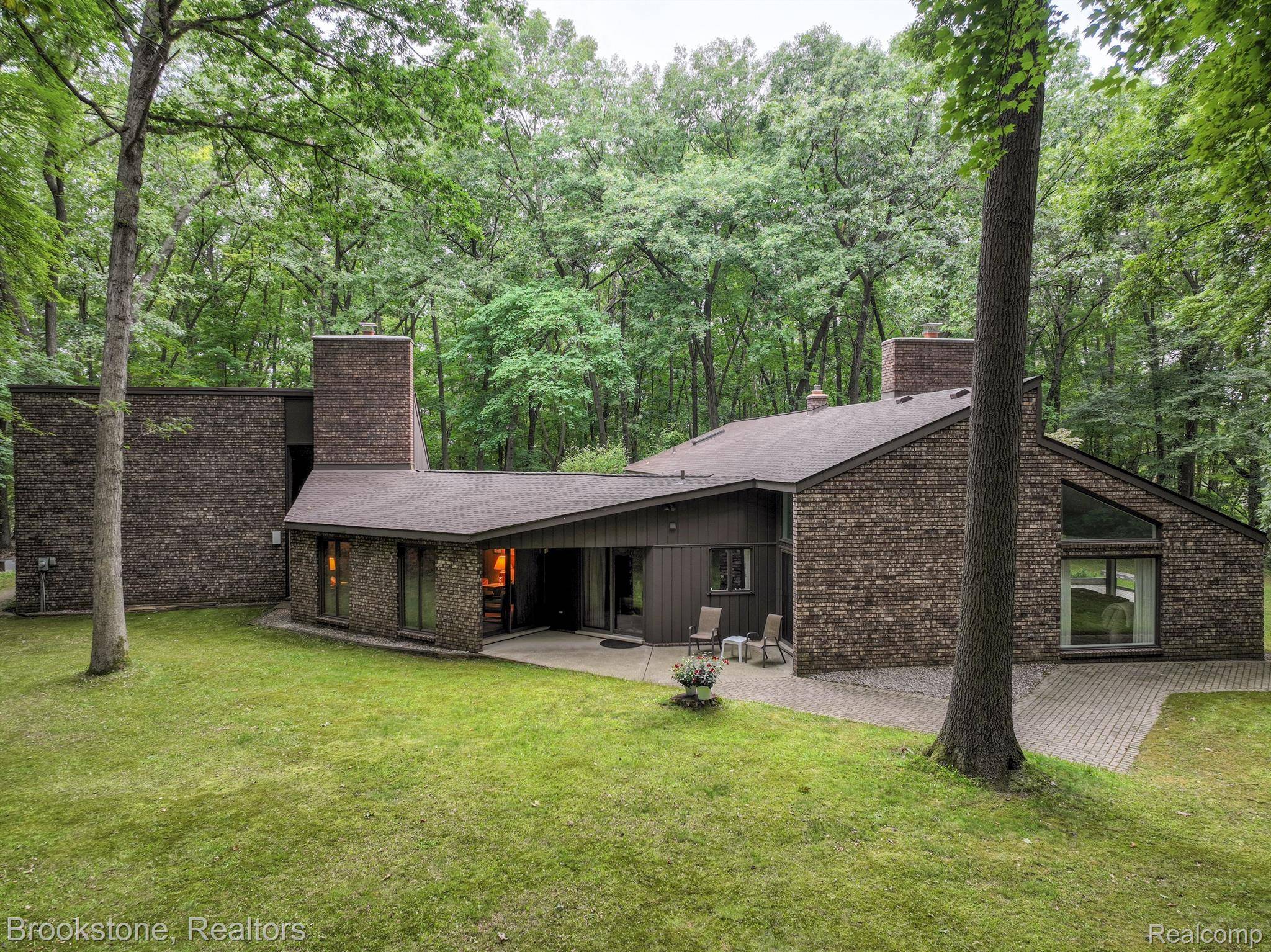 Clarkston, MI 48348,8124 ELLIS RD