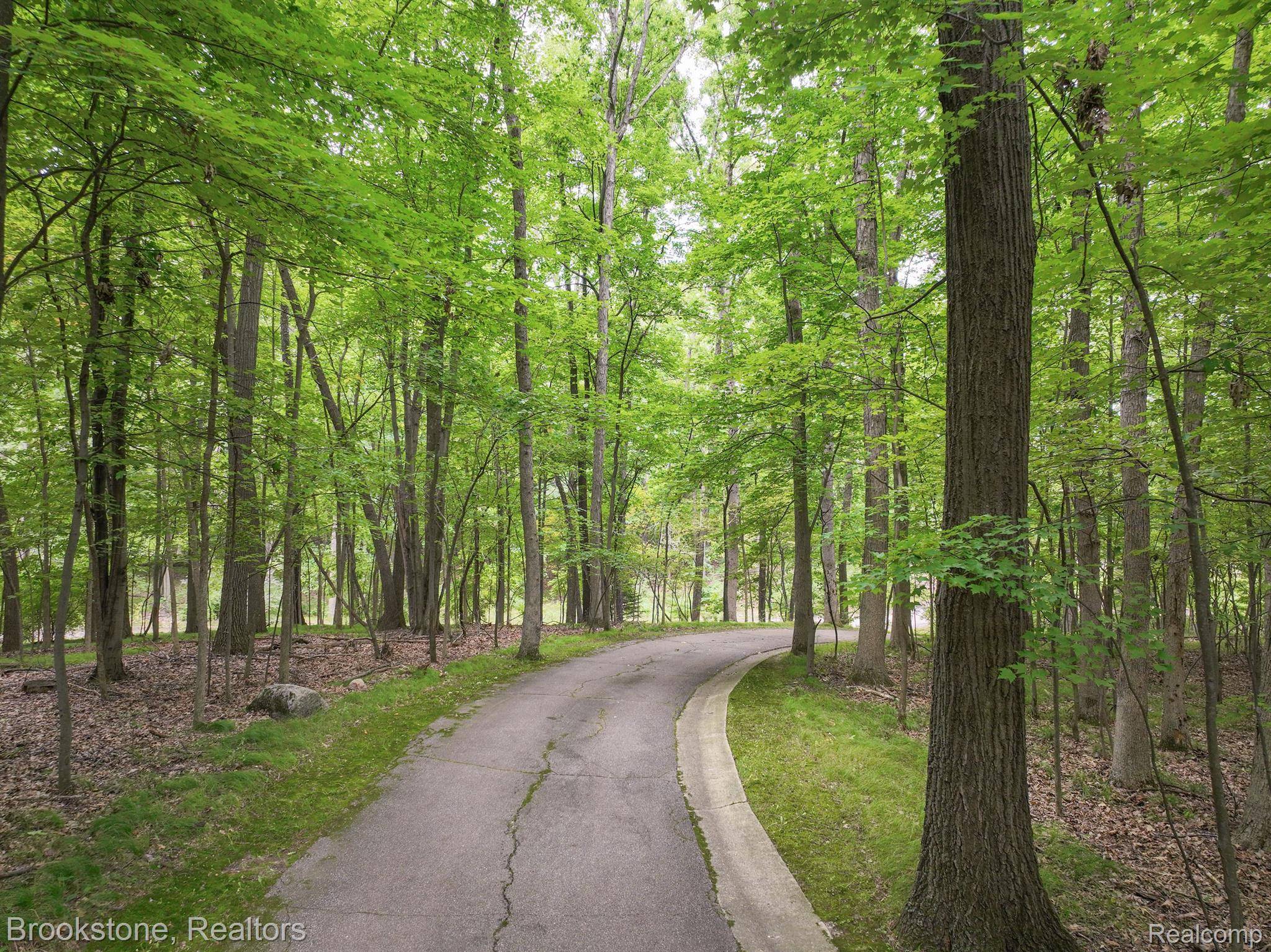 Clarkston, MI 48348,8124 ELLIS RD