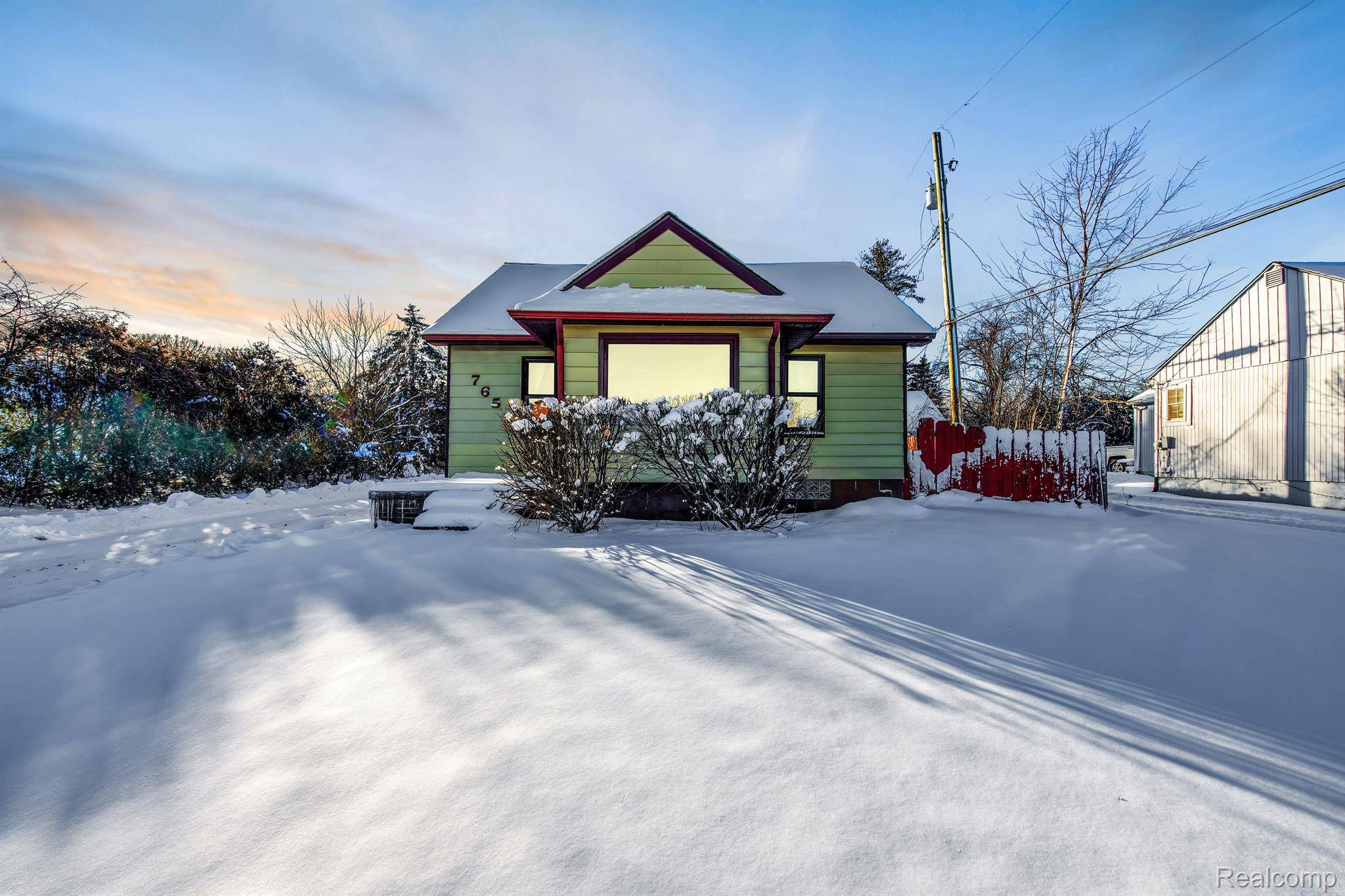 Waterford, MI 48328,765 SCOTT LAKE RD