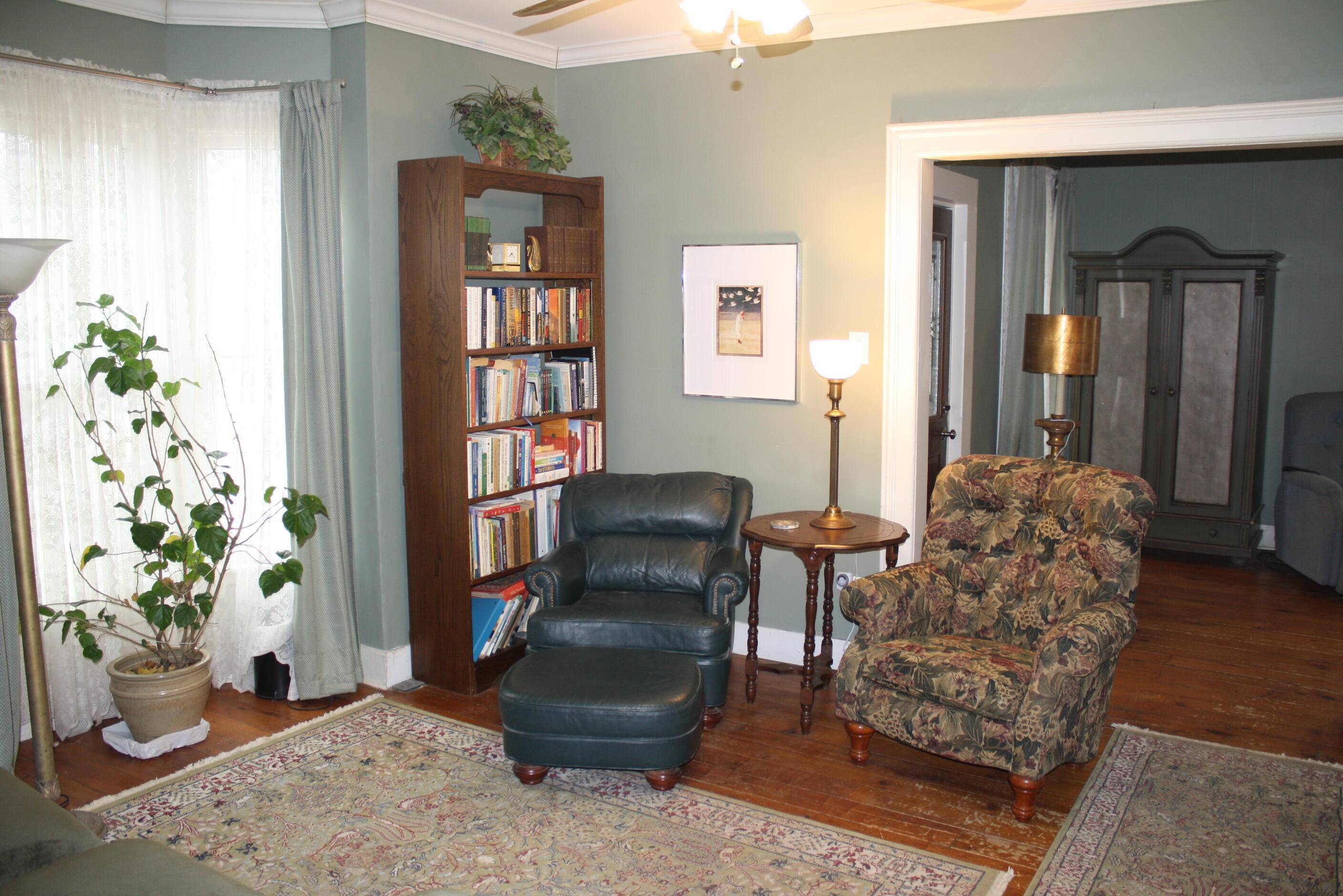 Saline, MI 48176,212 N Ann Arbor ST