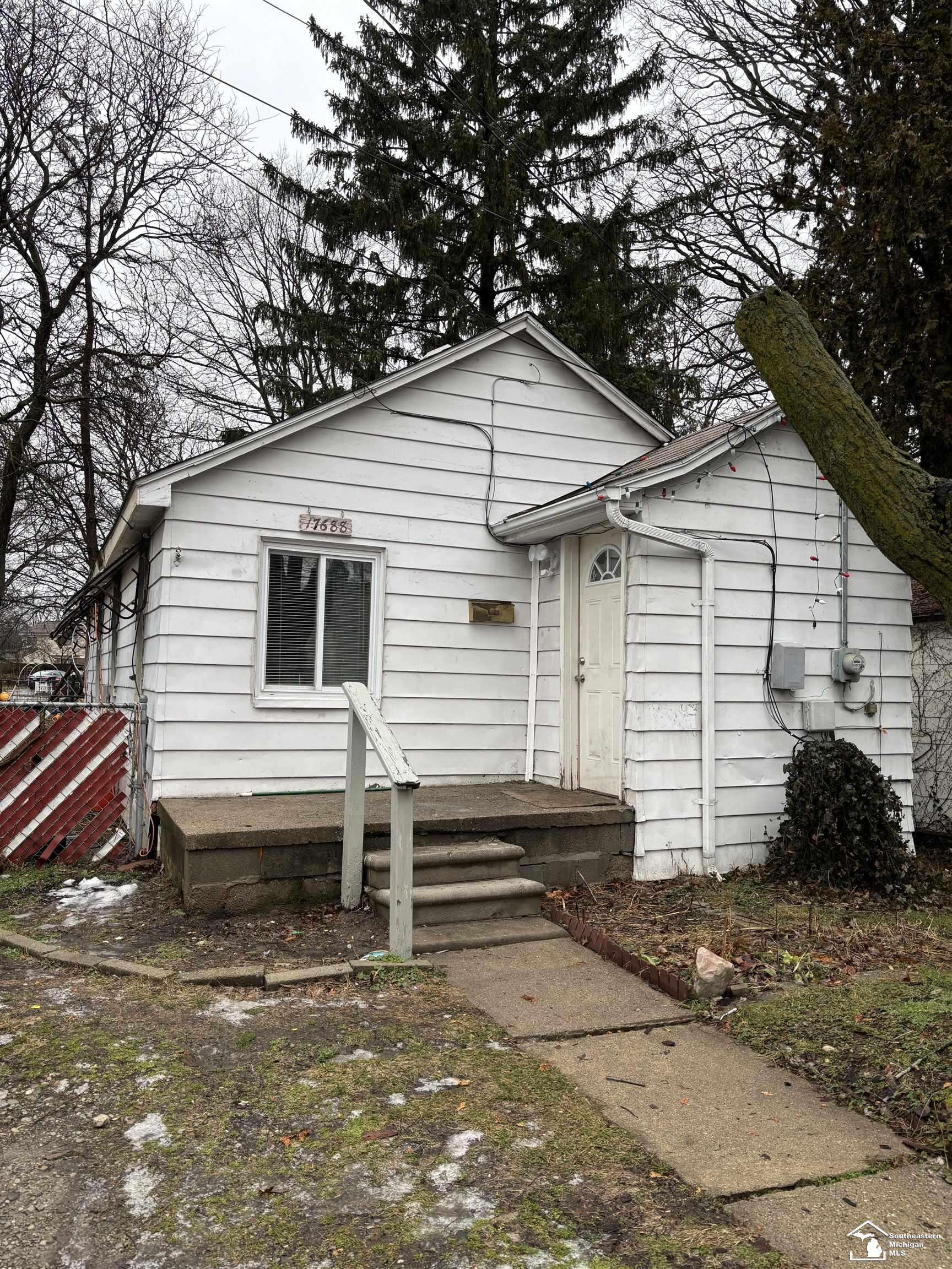 Dearborn Heights, MI 48125,17688 Annapolis