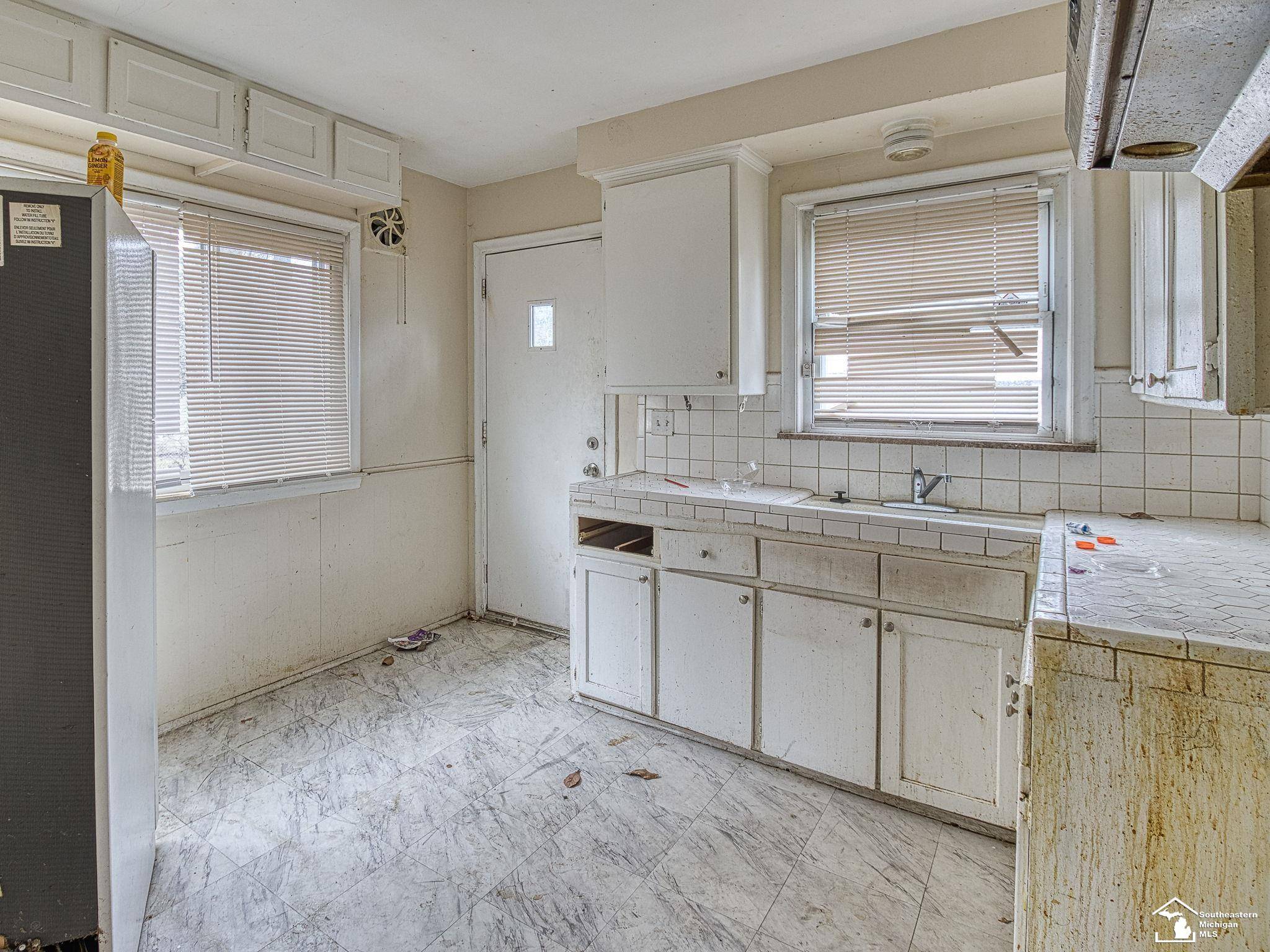 Detroit, MI 48219,20285 Evergreen