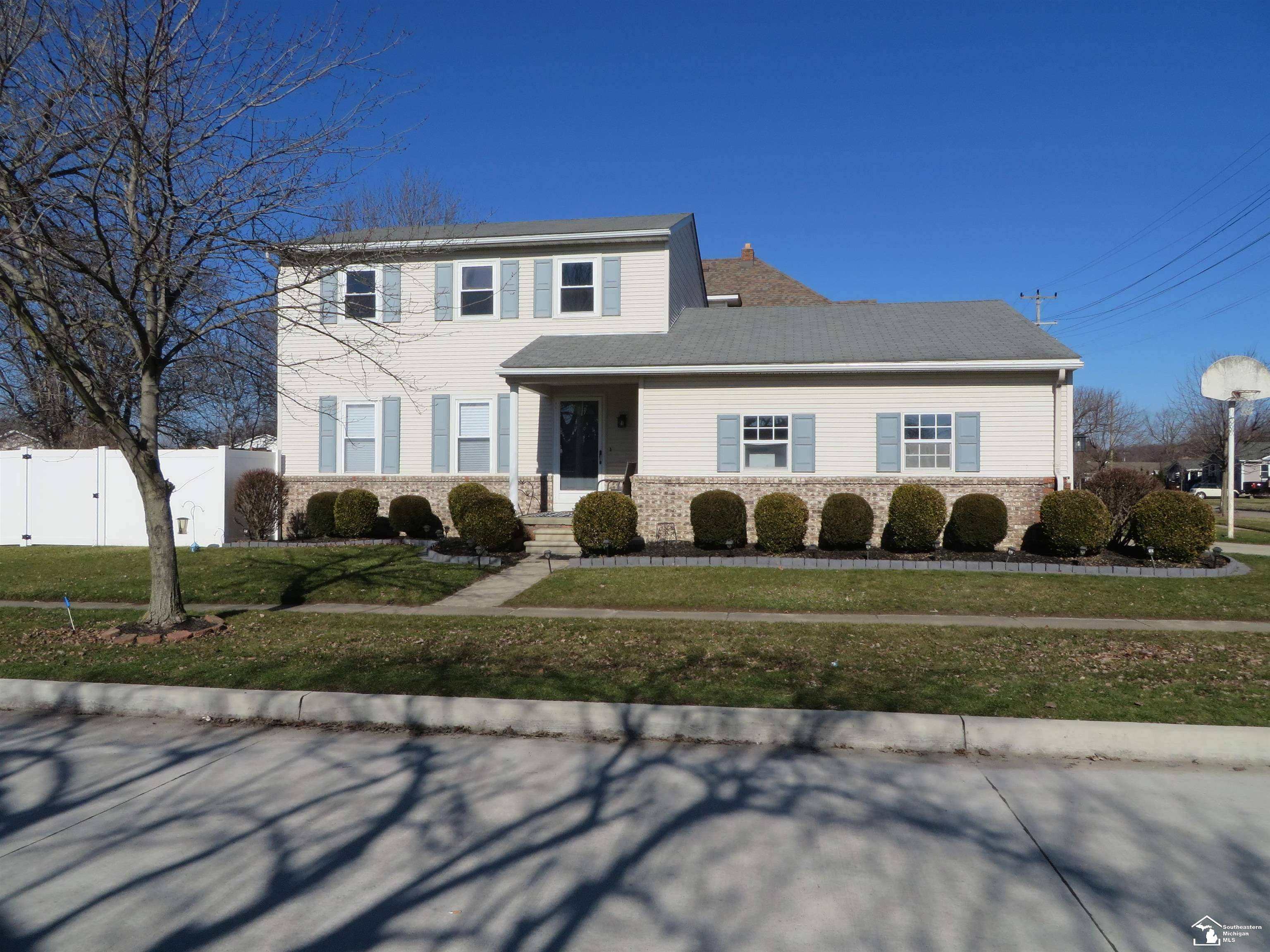 Monroe, MI 48162,519 N Roessler