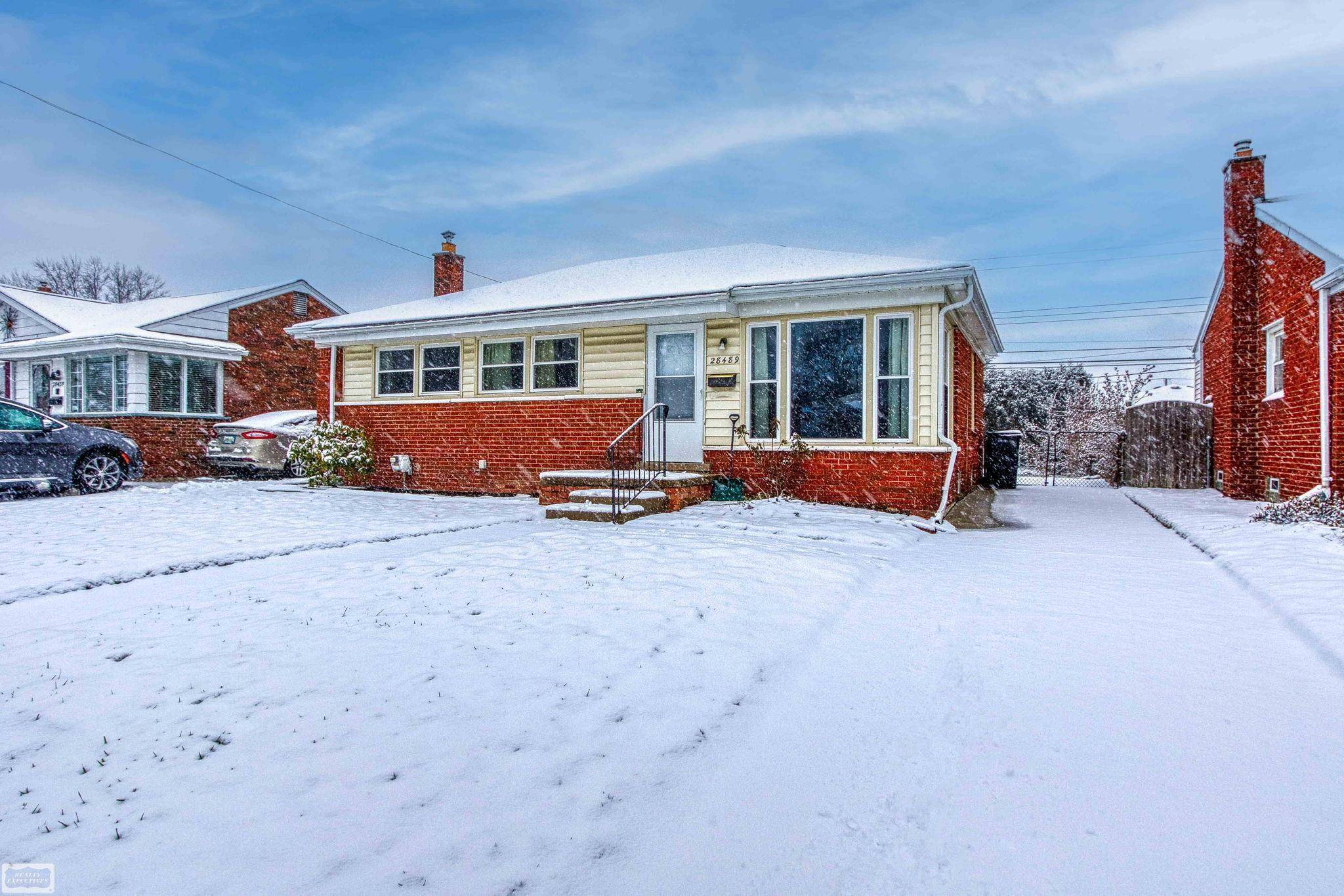 Roseville, MI 48066,28489 Floral