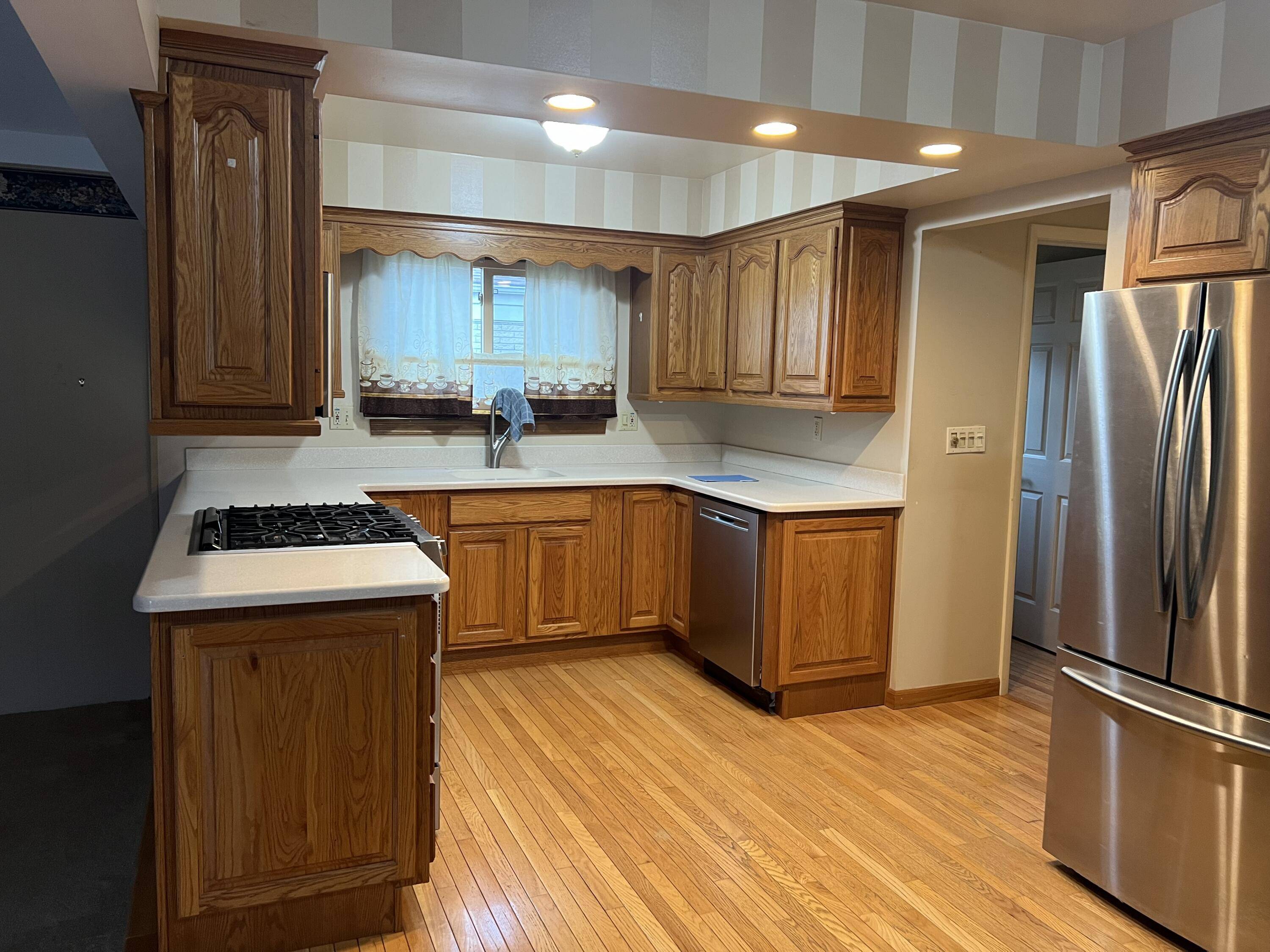 Woodhaven, MI 48183,24235 Cambridge ST