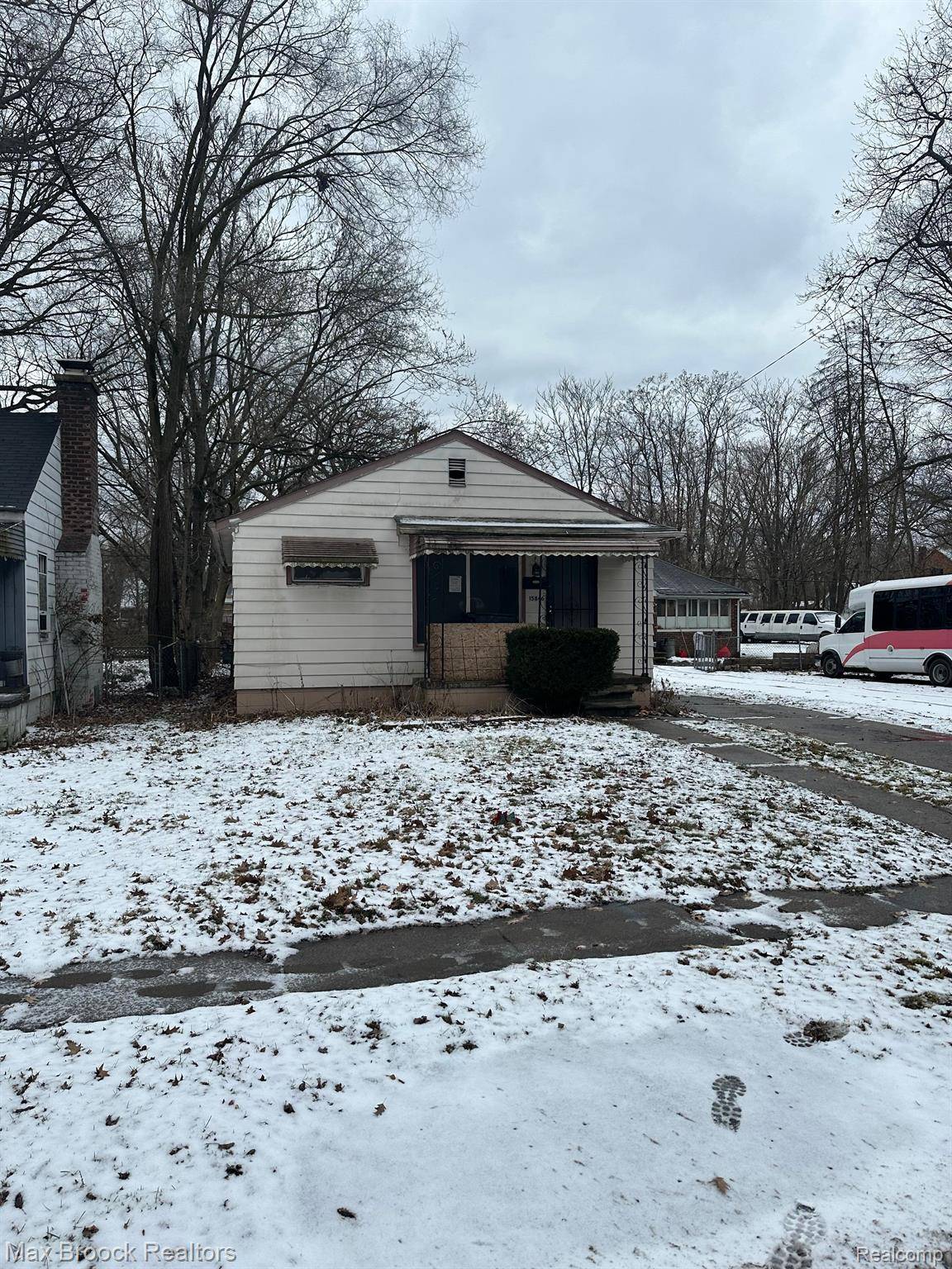 Detroit, MI 48223,15846 HAZELTON ST