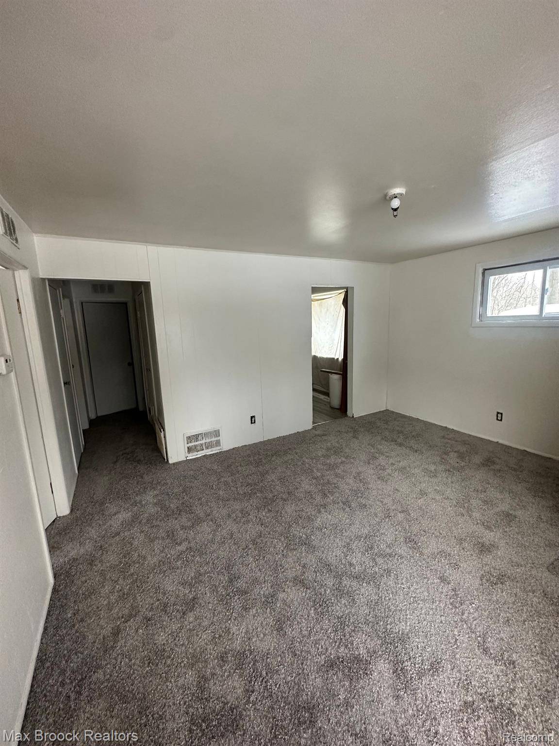 Detroit, MI 48223,15846 HAZELTON ST