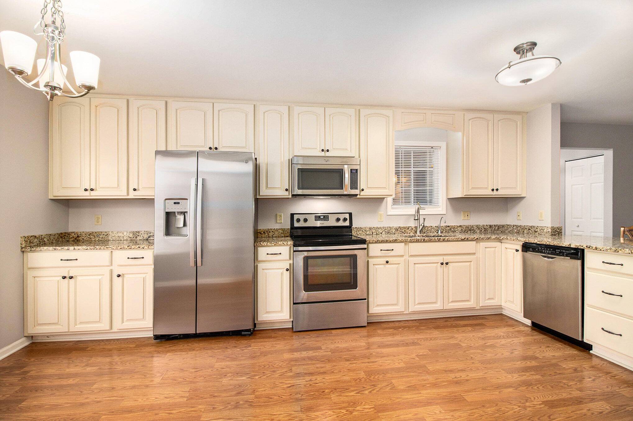 Saline, MI 48176,543 Lancaster CT #Co