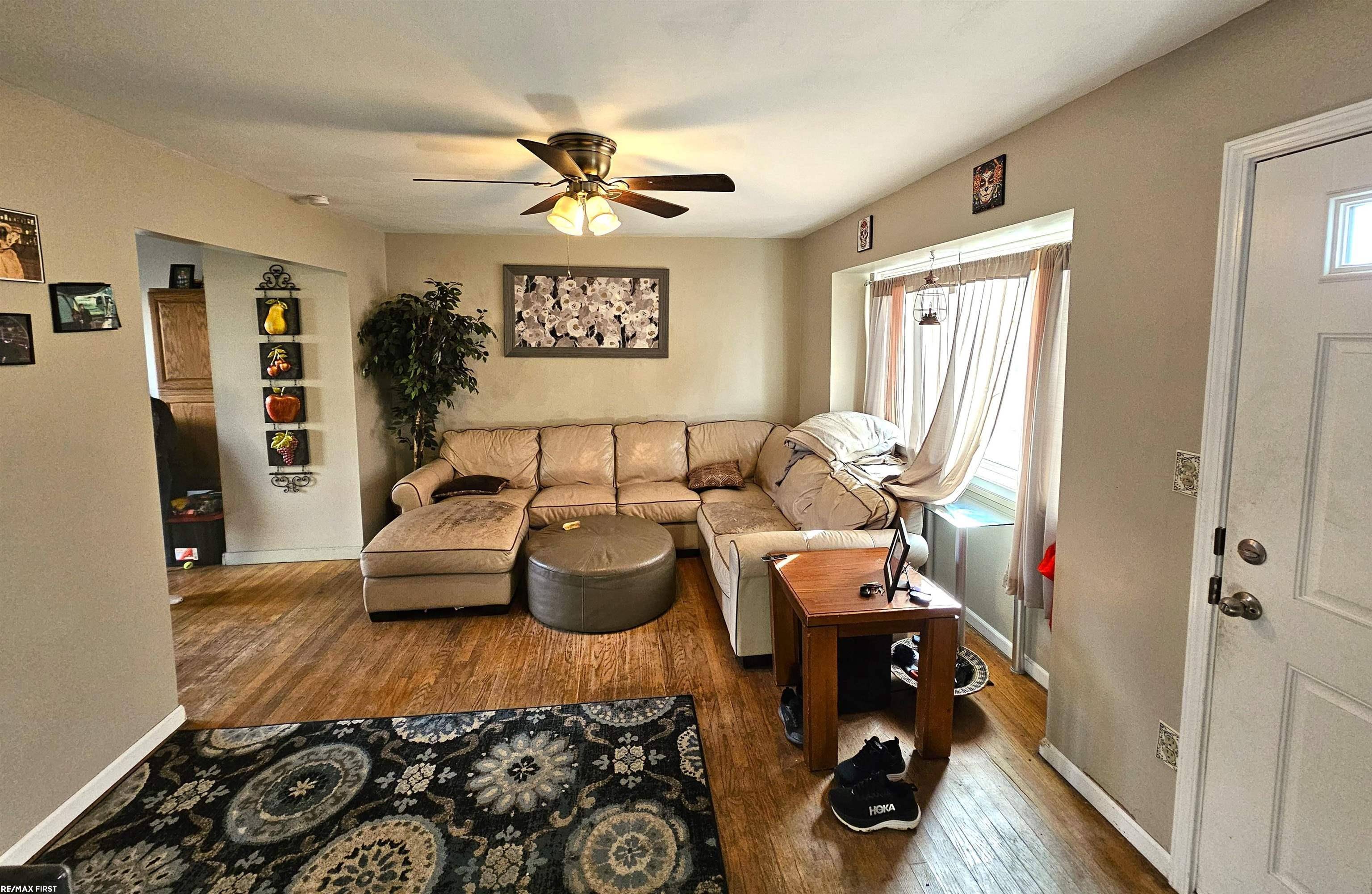 Warren, MI 48093,27616 Marcia