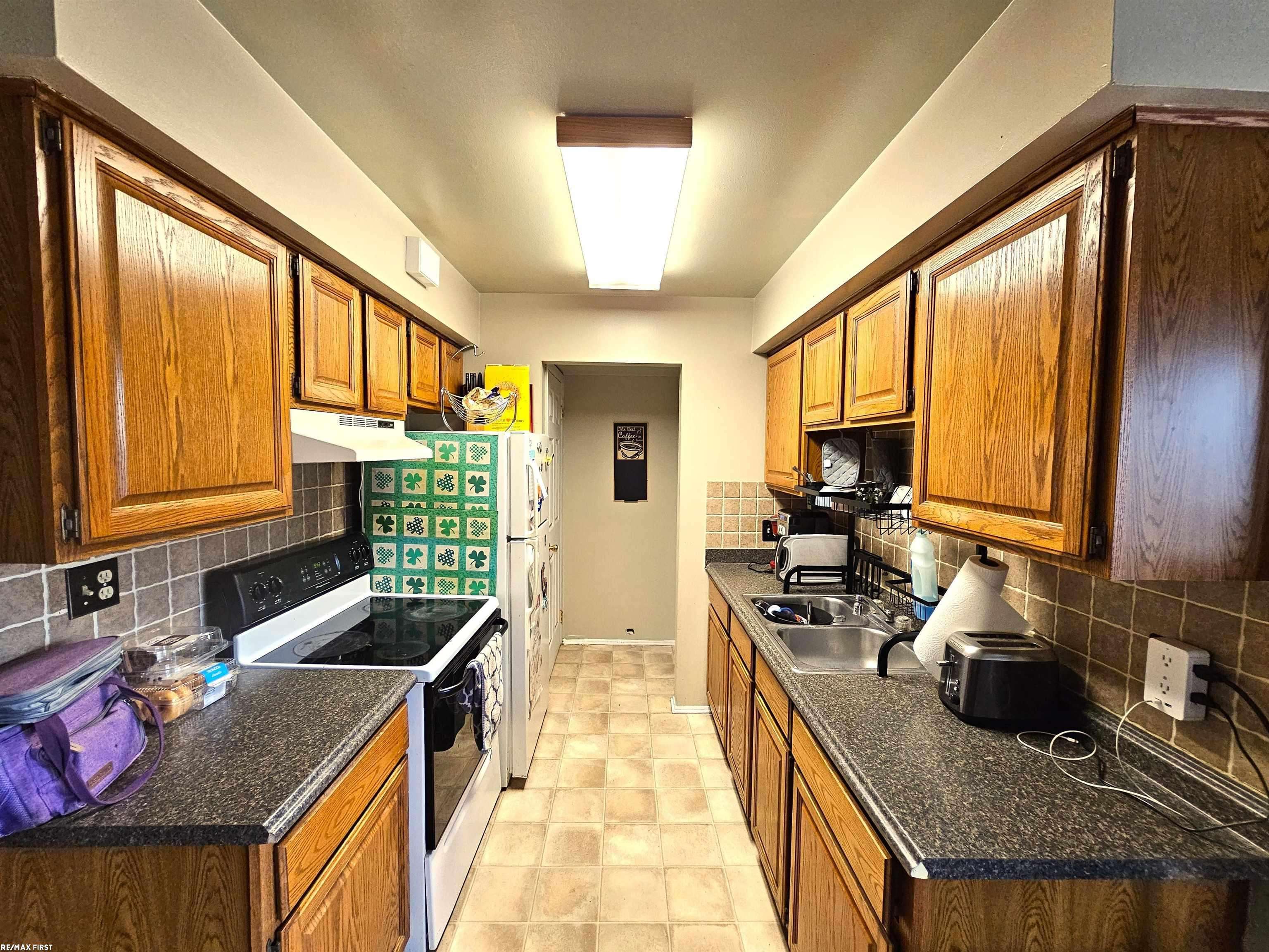 Warren, MI 48093,27616 Marcia