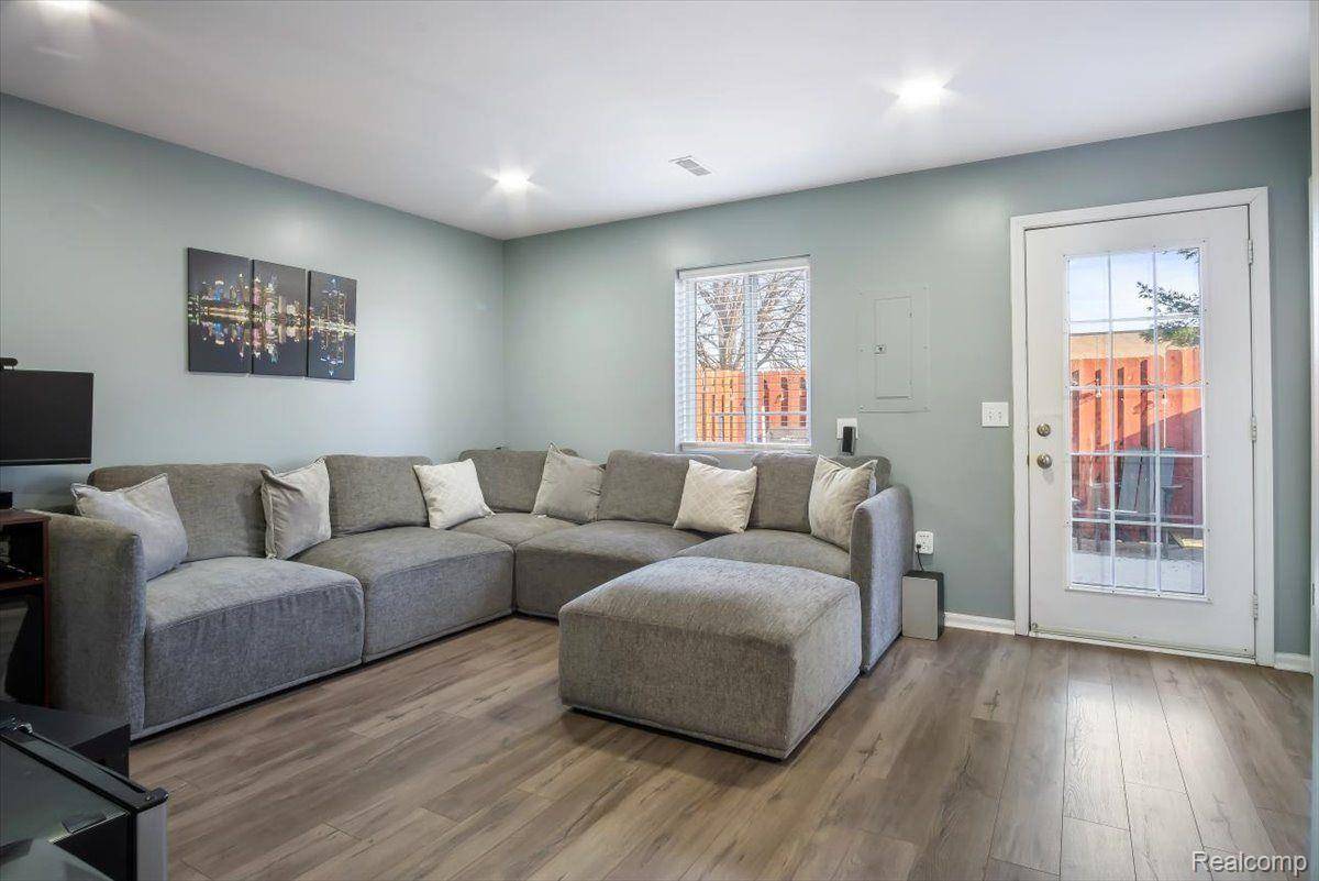 Sterling Heights, MI 48310,36174 DOMINION CIR