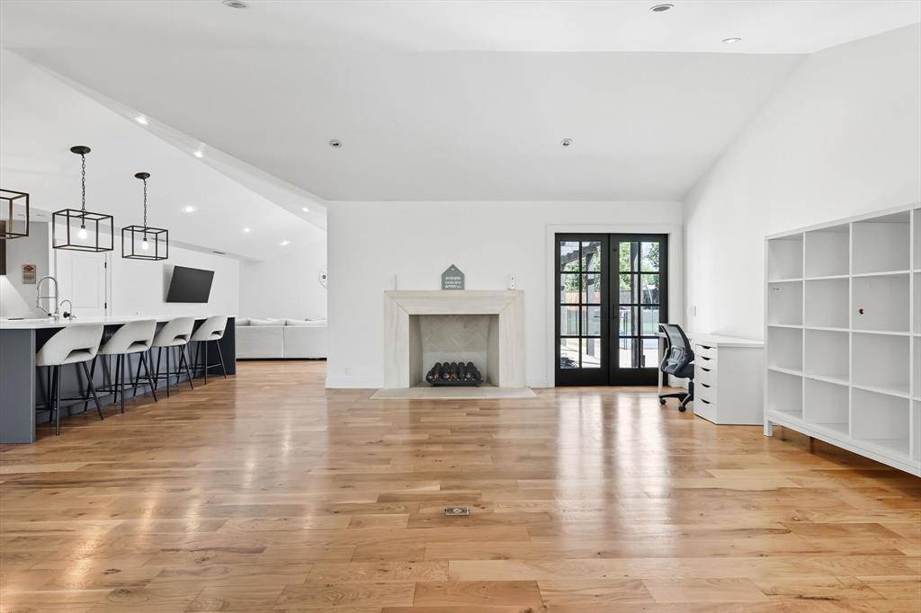 5857 Charlestown Drive, Dallas, TX 75230