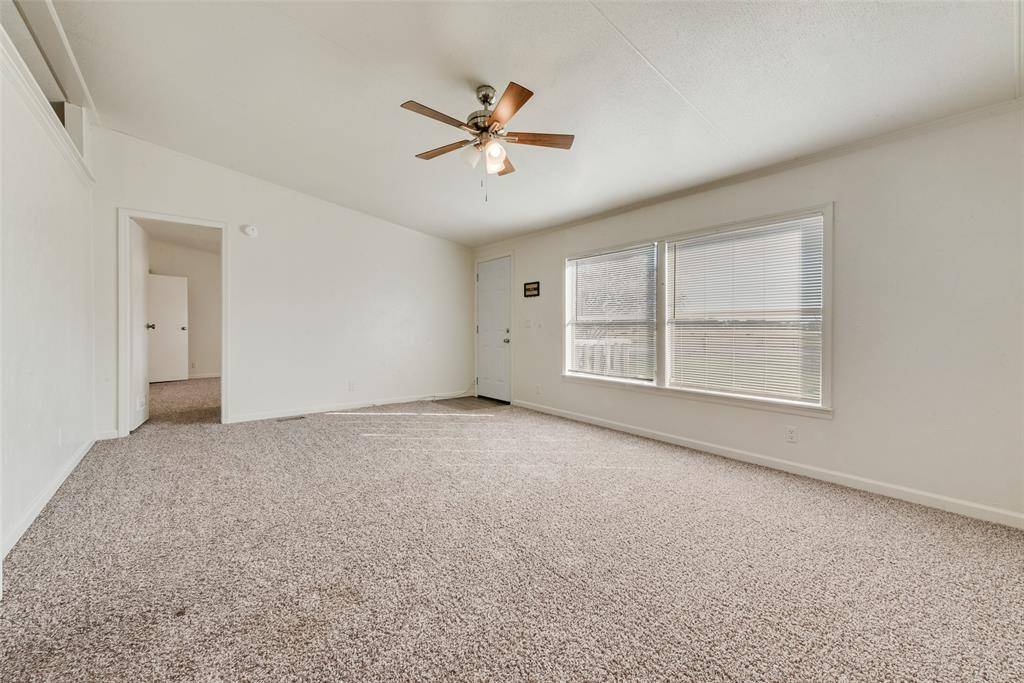 Rosser, TX 75157,817 Kaufman Street