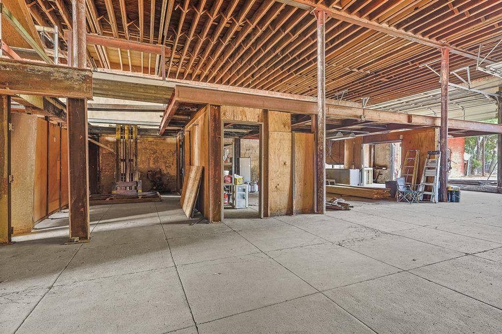 Hillsboro, TX 76645,125 S Waco Street