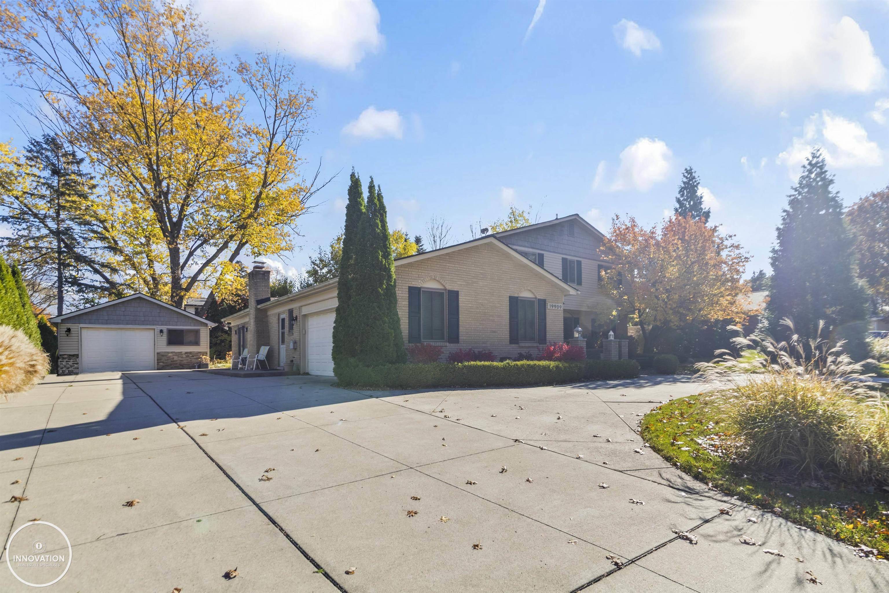 Clinton Township, MI 48036,19909 White Oaks DR