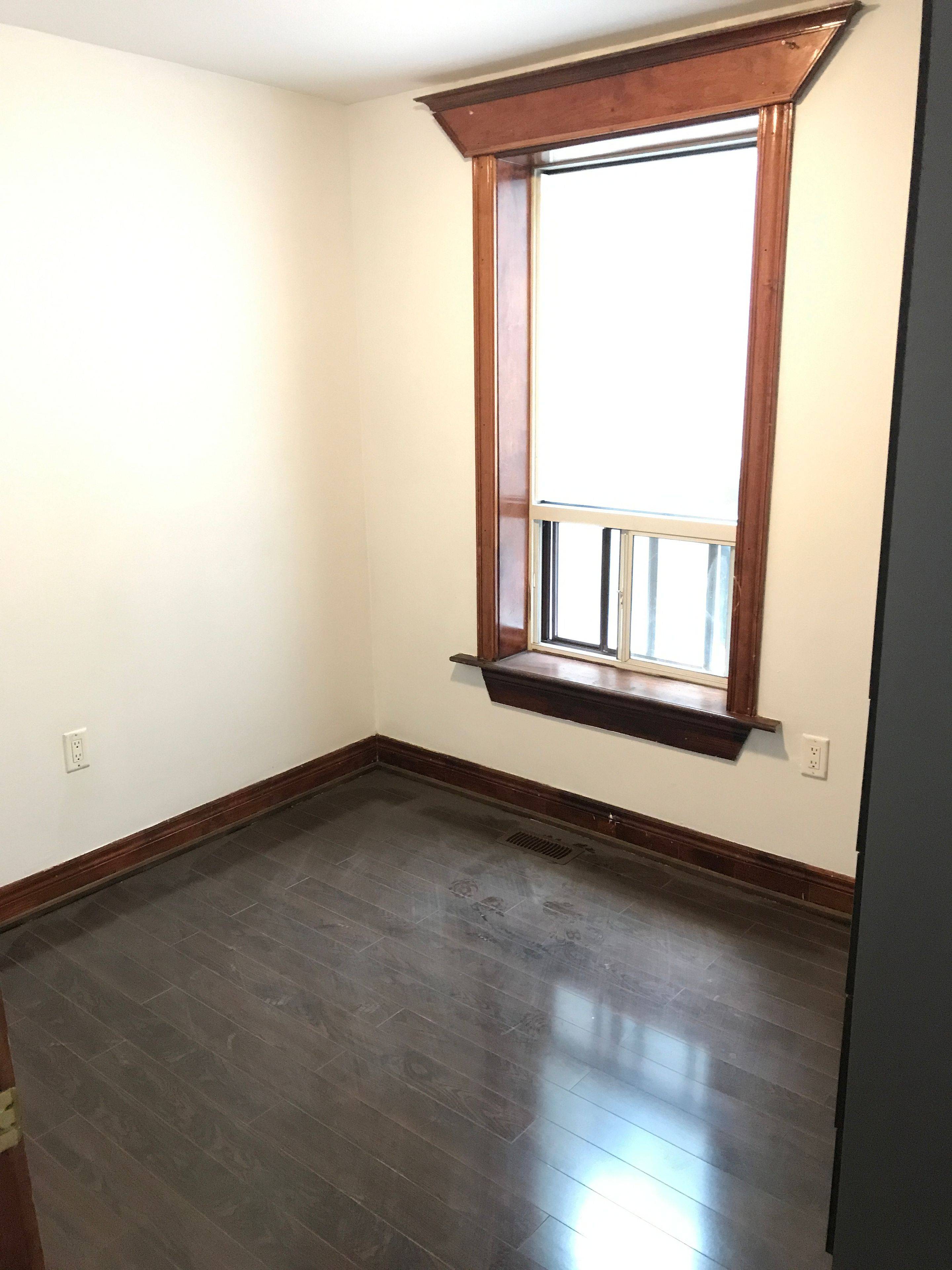 Toronto W04, ON M9M 4P4,1188 Weston RD