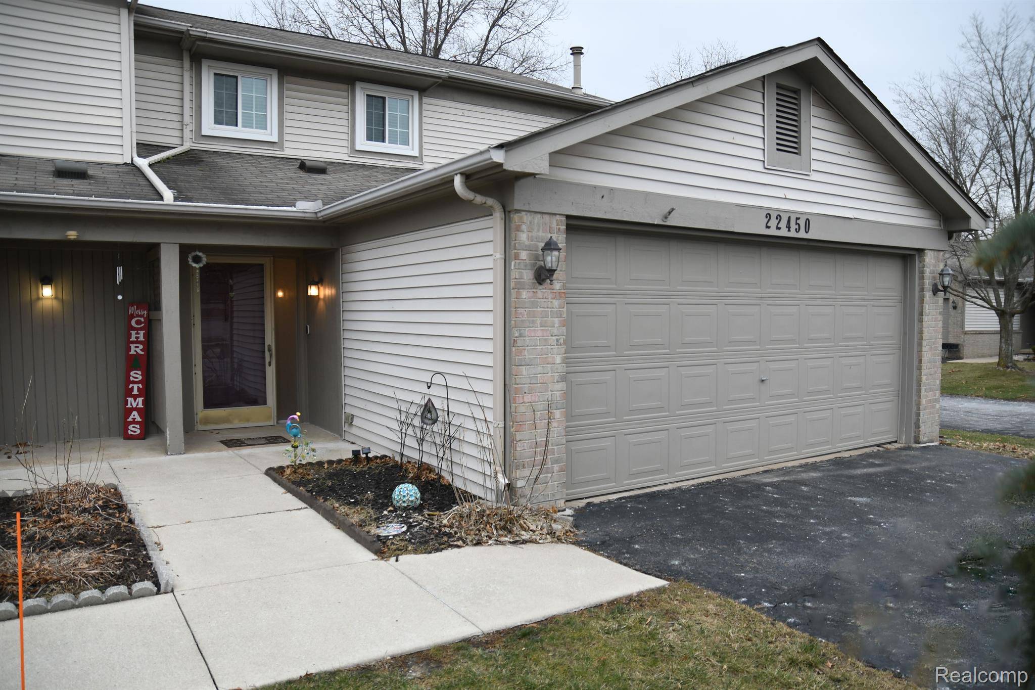 Woodhaven, MI 48183,22450 SILVER CREEK DR