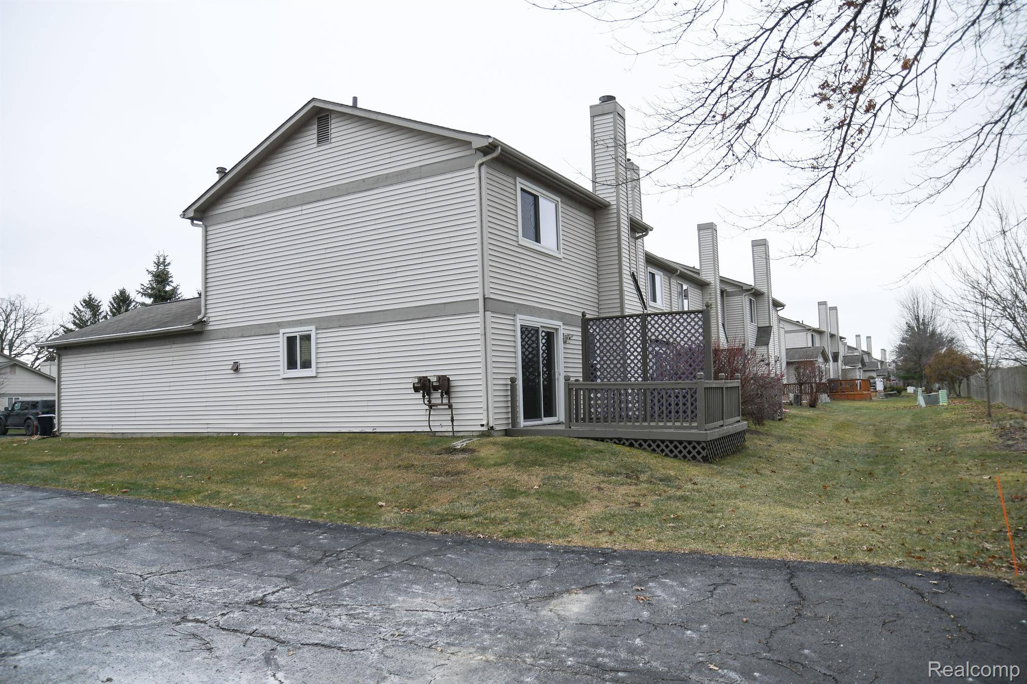 Woodhaven, MI 48183,22450 SILVER CREEK DR