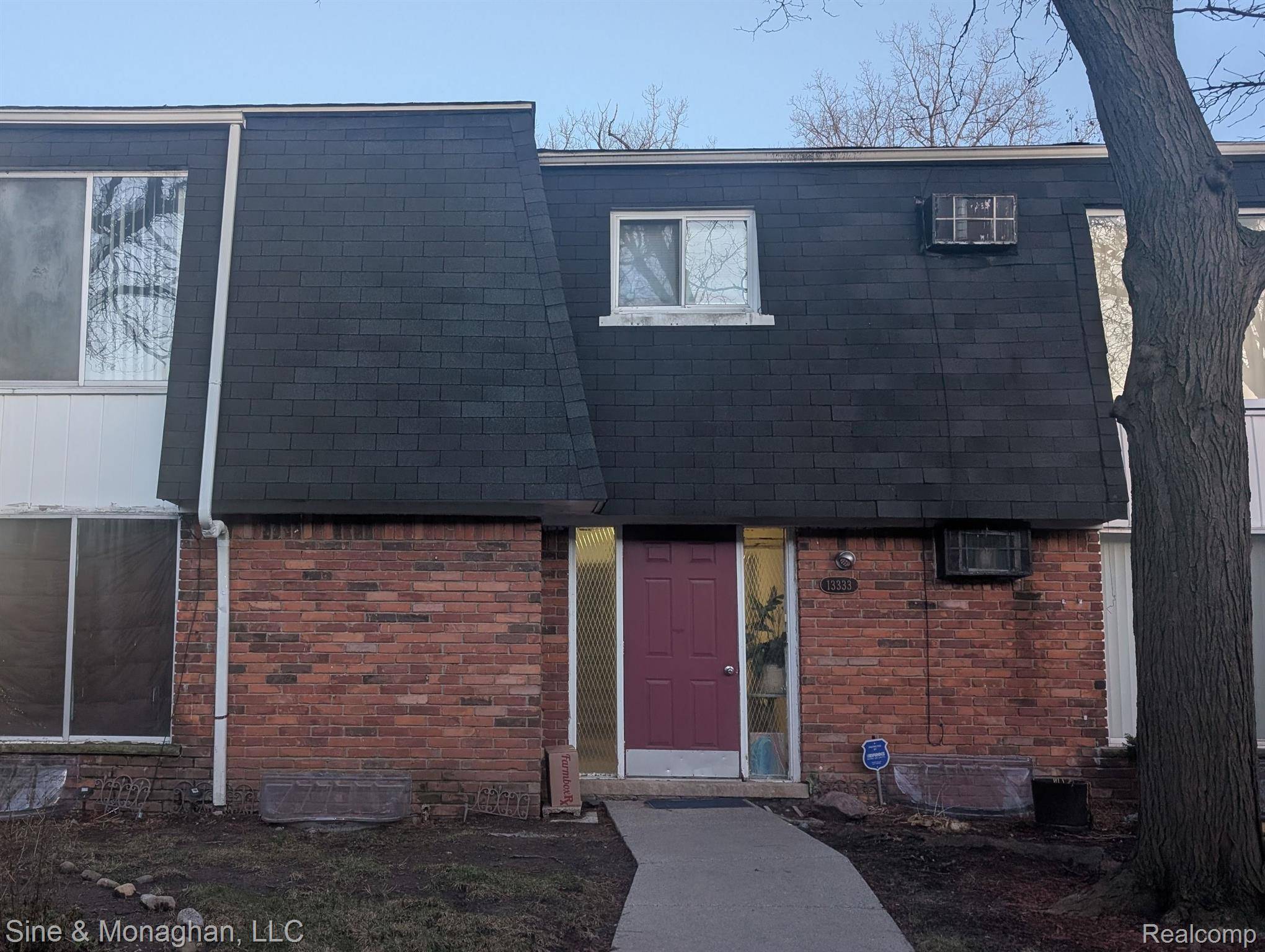 Oak Park, MI 48237,13333 W 9 MILE RD #105