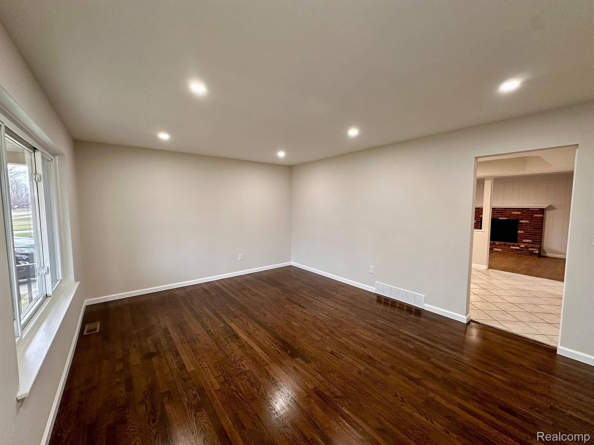 Sterling Heights, MI 48313,40423 HAMILTON DR