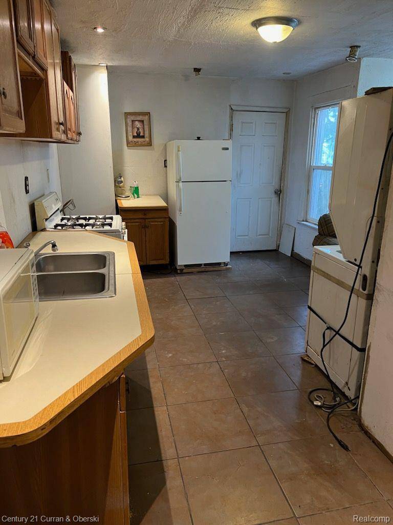 Adrian, MI 49221,529 FRANK ST