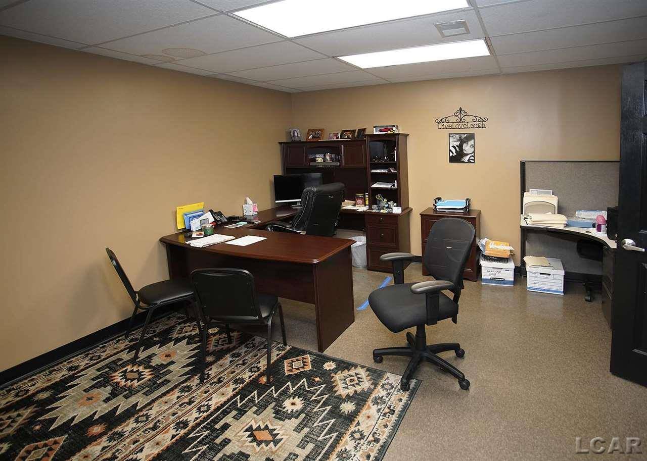 9947 Brooklyn RD, Columbia Twp, MI 49230