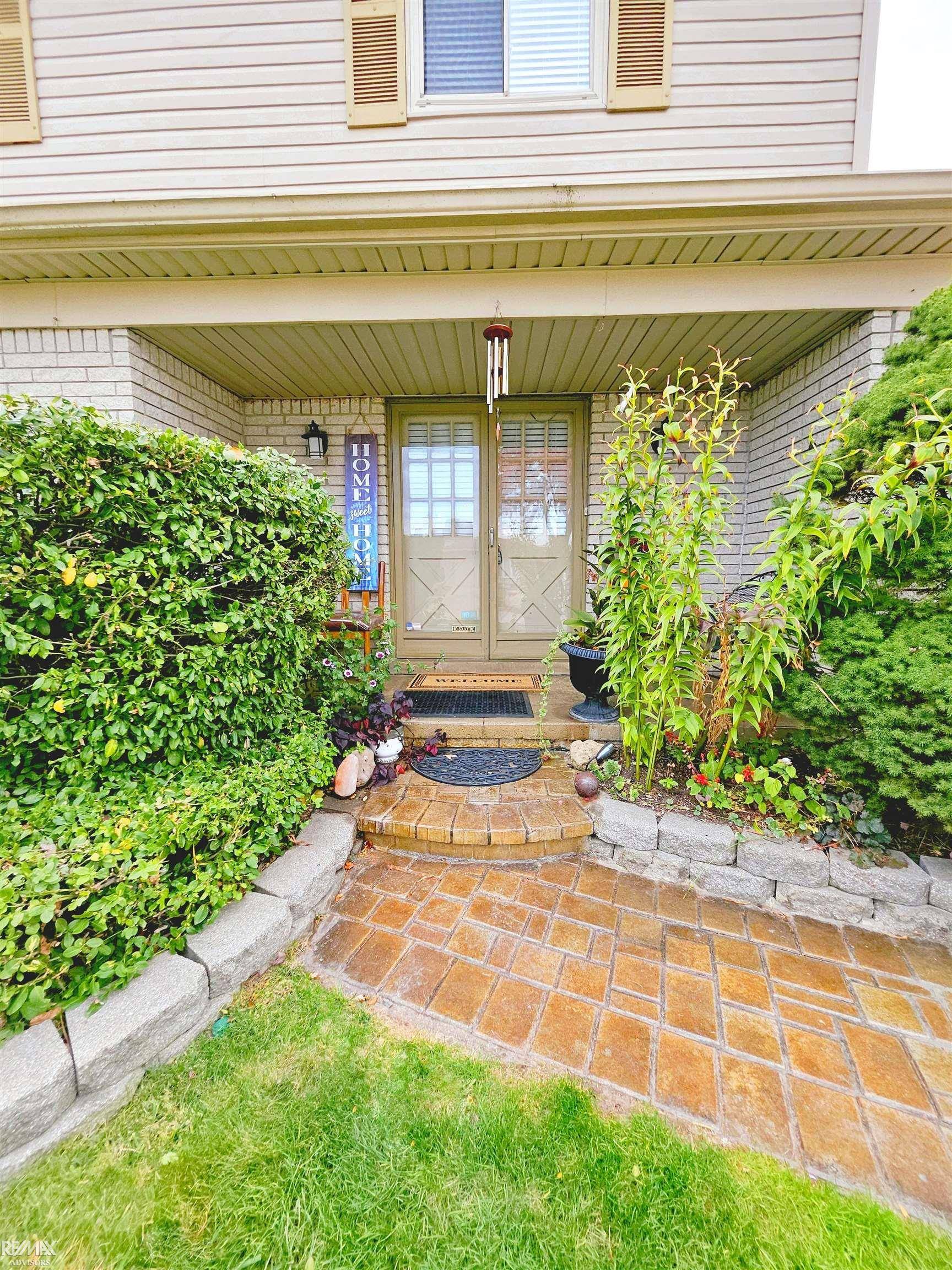 Woodhaven, MI 48183,23819 W FAIRWAY DR