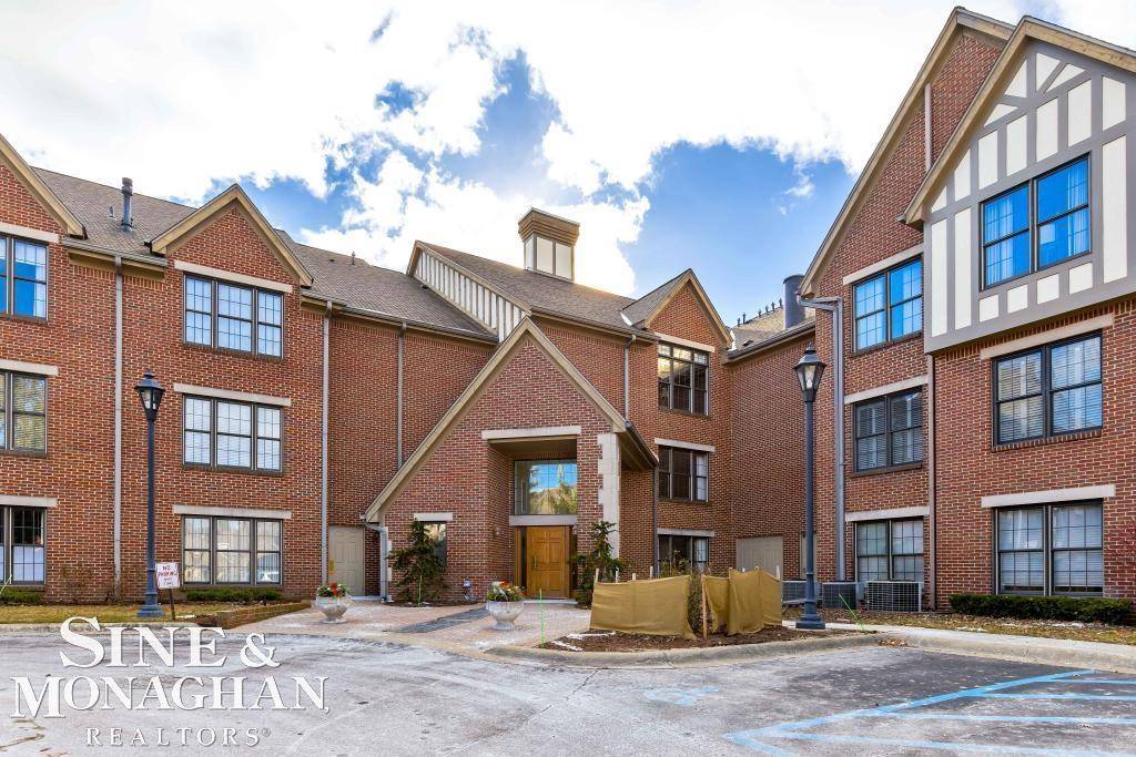 Grosse Pointe Park, MI 48230,62 Pointe Park PL