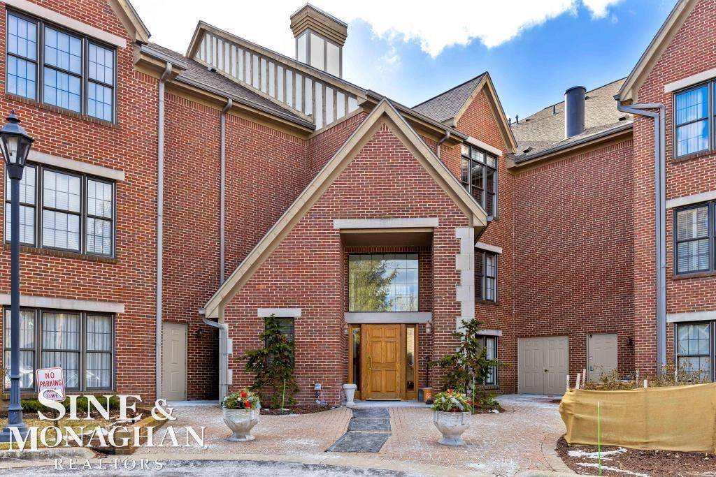 Grosse Pointe Park, MI 48230,62 Pointe Park PL