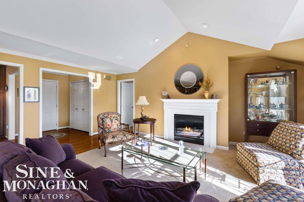 Grosse Pointe Park, MI 48230,62 Pointe Park PL