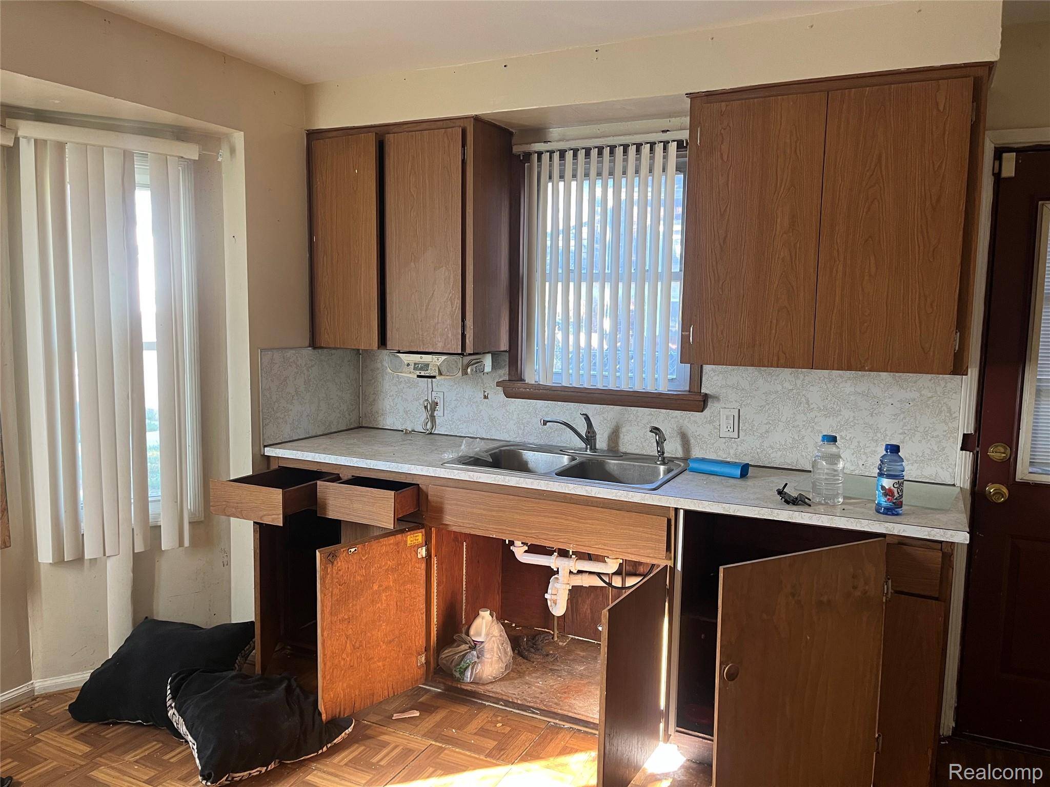 Detroit, MI 48205,16209 TACOMA ST