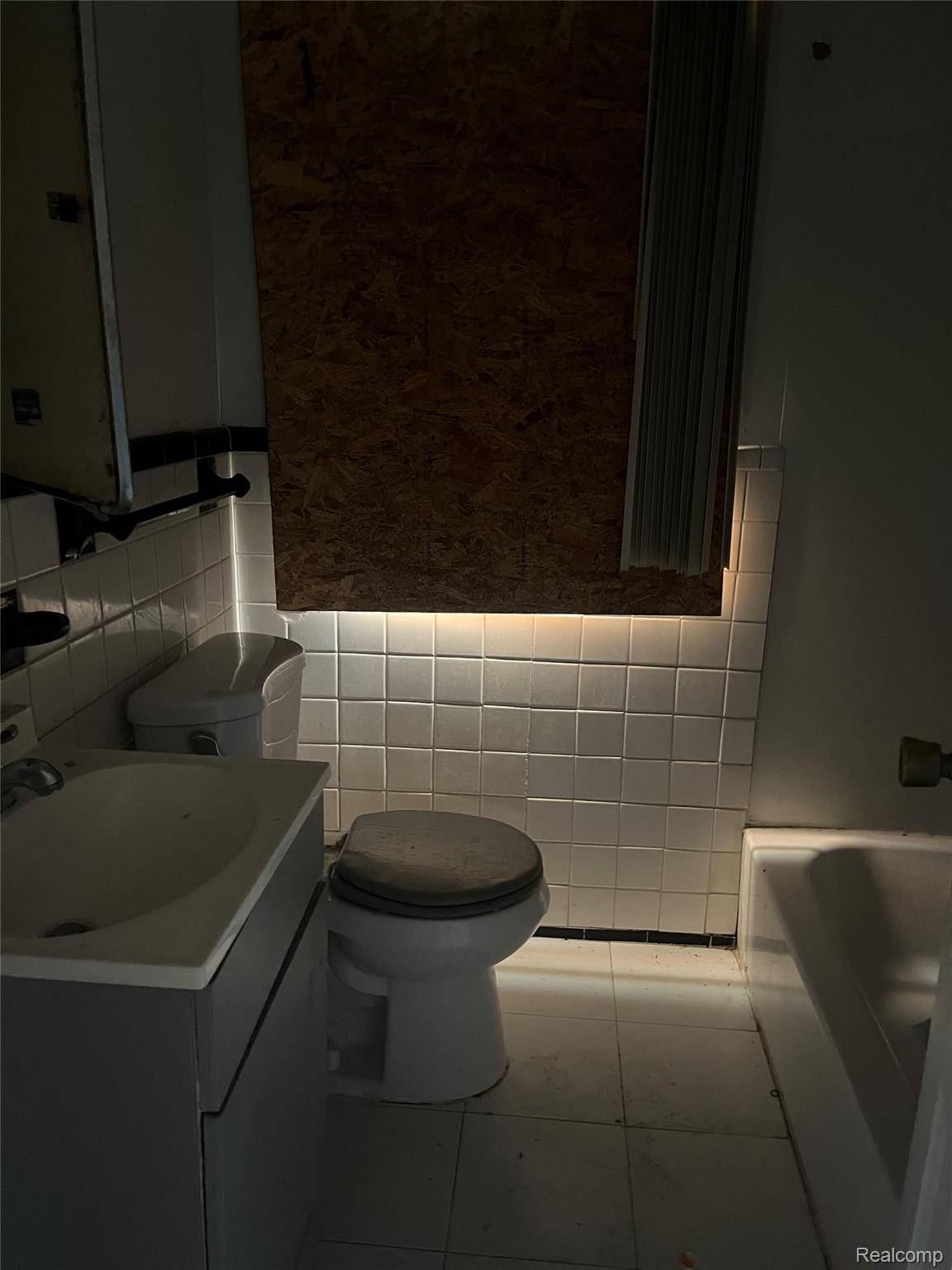 Detroit, MI 48205,16209 TACOMA ST