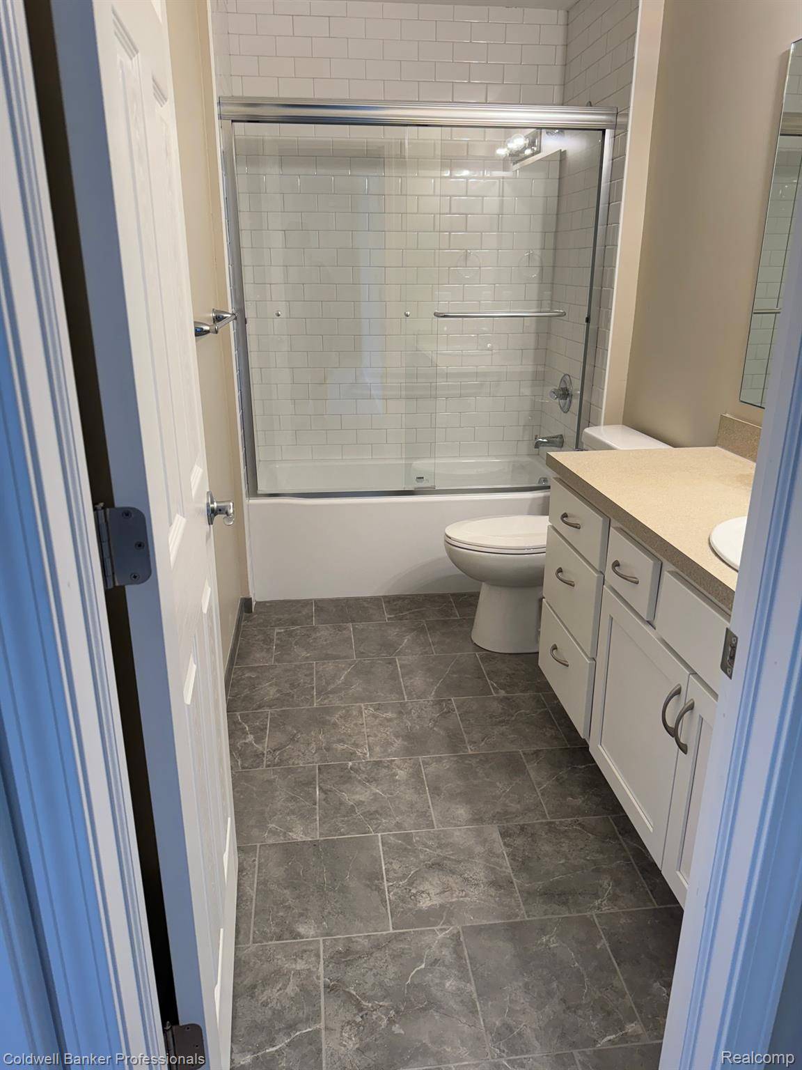 Farmington Hills, MI 48334,30535 W 14 MILE RD #23