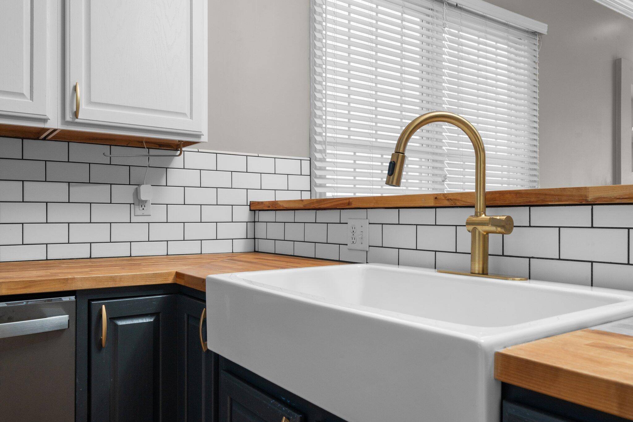 Ann Arbor, MI 48103,2922 Salem DR