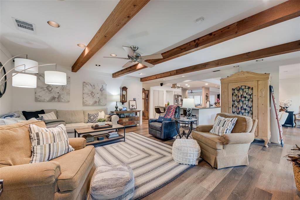 Dallas, TX 75229,11132 Rosser Court