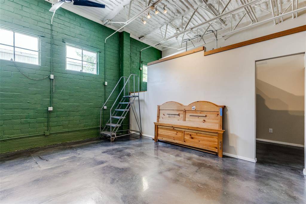 Dallas, TX 75215,1813 Clarence Street #11