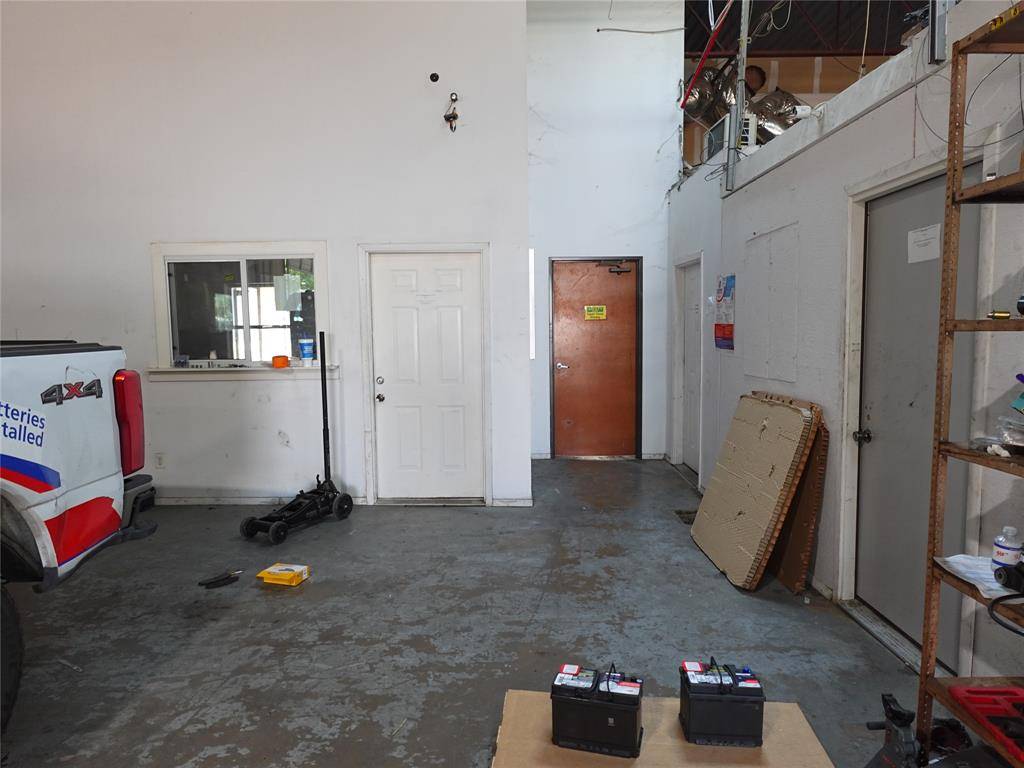 Hurst, TX 76053,348 W Hurst Boulevard