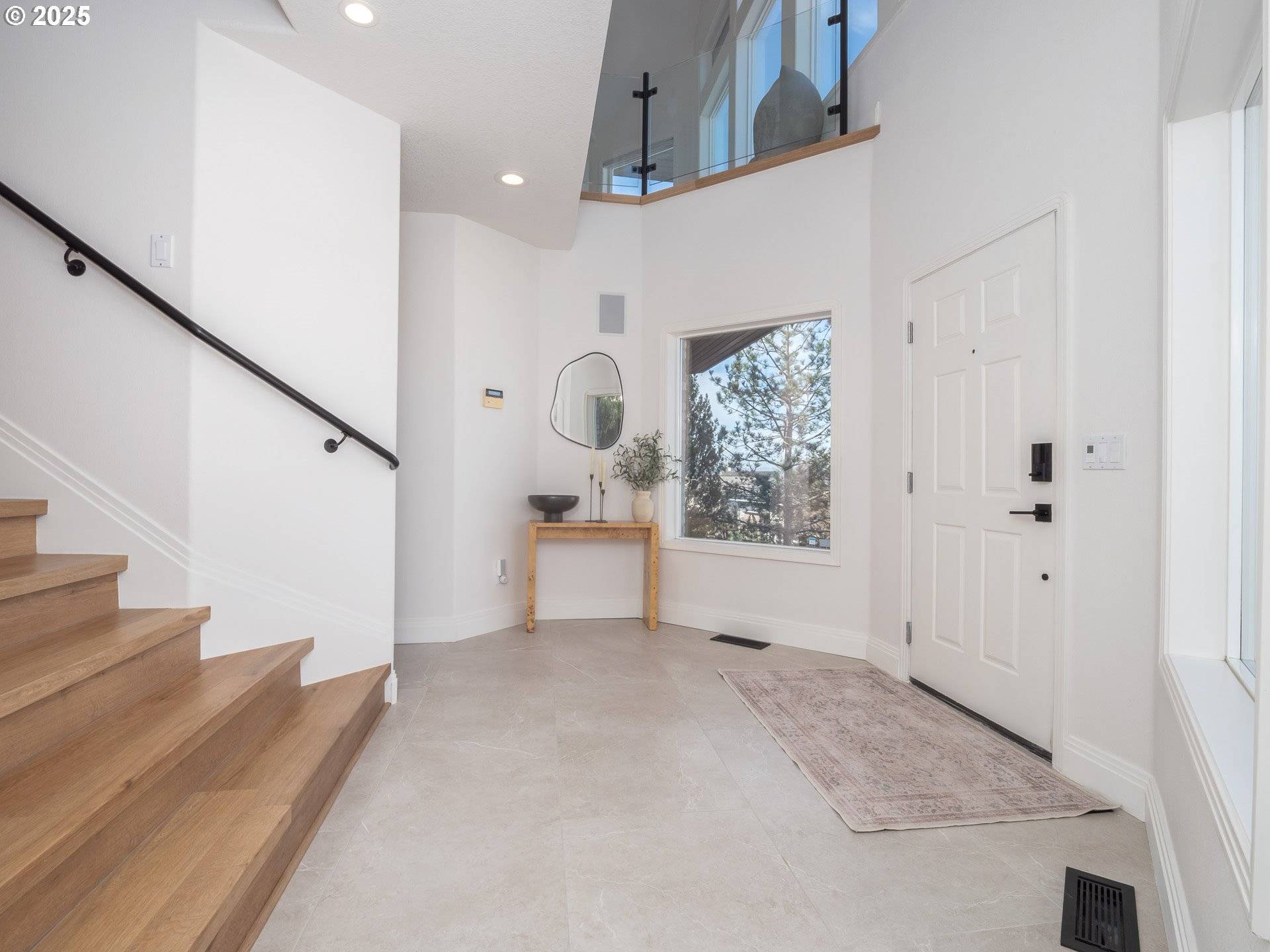 Lake Oswego, OR 97035,94 GARIBALDI ST